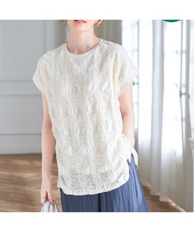 【イッカ/ikka】の【お得だ値】レースジャガード切り替えプルオーバー 人気、トレンドファッション・服の通販 founy(ファニー) ファッション Fashion レディースファッション Fashion for Women トップス・カットソー Cut & Sew Tops カジュアルプルオーバー・ニットトップス Pullovers & Knit Tops / Casual Pullovers コンビ Combo, Combination Style シンプル Simple, Minimal ジャカード／ジャガード Jacquard, Woven Pattern スリット Slit, Slit Detail スリーブ Sleeve, Long Sleeve / Short Sleeve ダウン Down, Puffer フェミニン Feminine, Girly フレンチ French, French Style フロント Front, Front Design 無地 Plain, Solid Color レース Lace, Lace Fabric 夏 Summer |ID:prp329100004629482