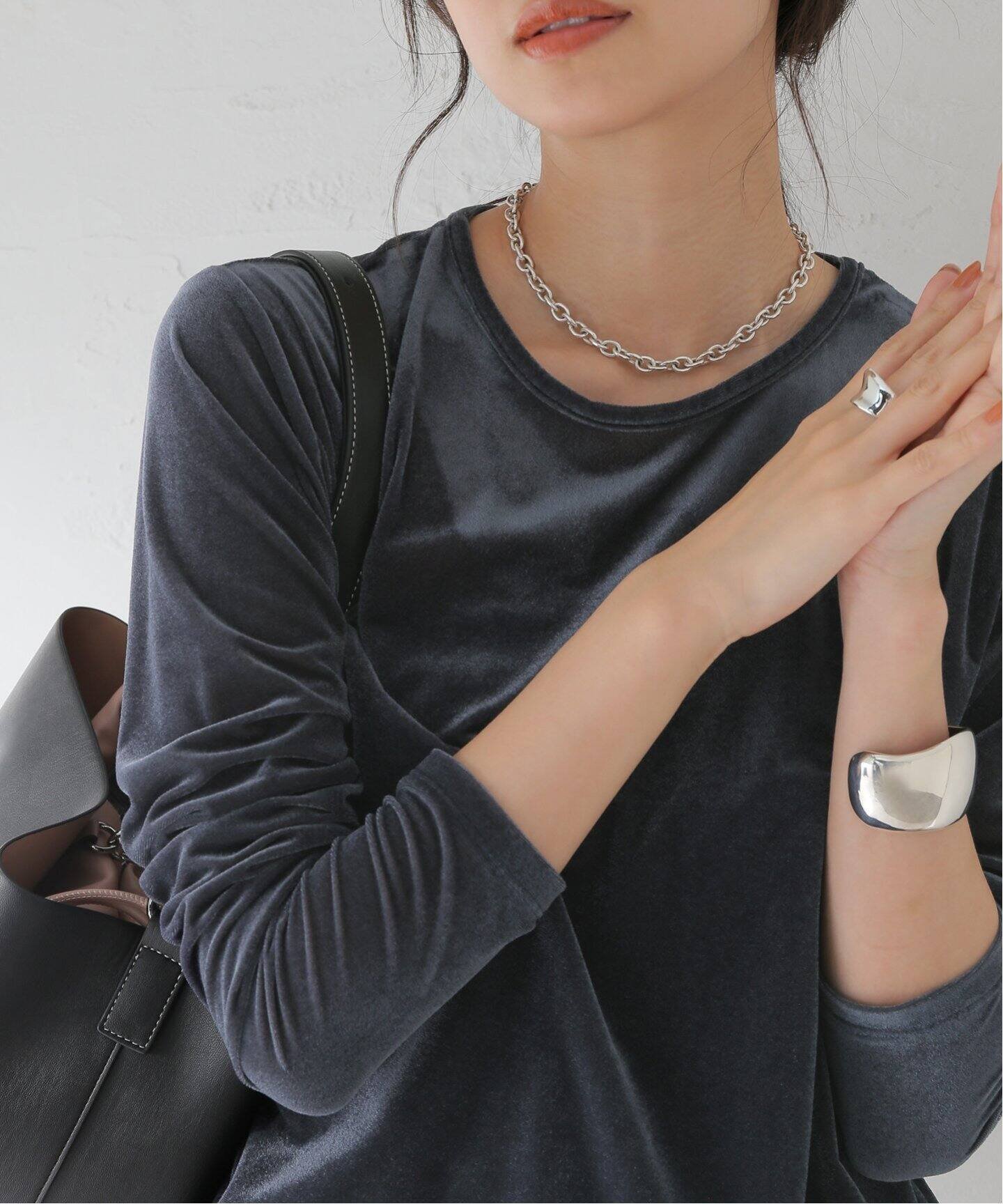 【ジャーナルスタンダード レサージュ/journal standard L'essage】の《追加》ベロアロングスリーブプルオーバー インテリア・キッズ・メンズ・レディースファッション・服の通販 founy(ファニー) 　ファッション　Fashion　レディースファッション　Fashion for Women　トップス・カットソー　Cut & Sew Tops　カジュアルプルオーバー・ニットトップス　Pullovers & Knit Tops / Casual Pullovers　ベロアトップス　Velour Tops / Velvet-Look Items　2025年　2025　2025-2026秋冬・A/W　Autumn/Winter 2025–26 AW25–26　ネイビー|ID: prp329100004629640 ipo3291000000033292158