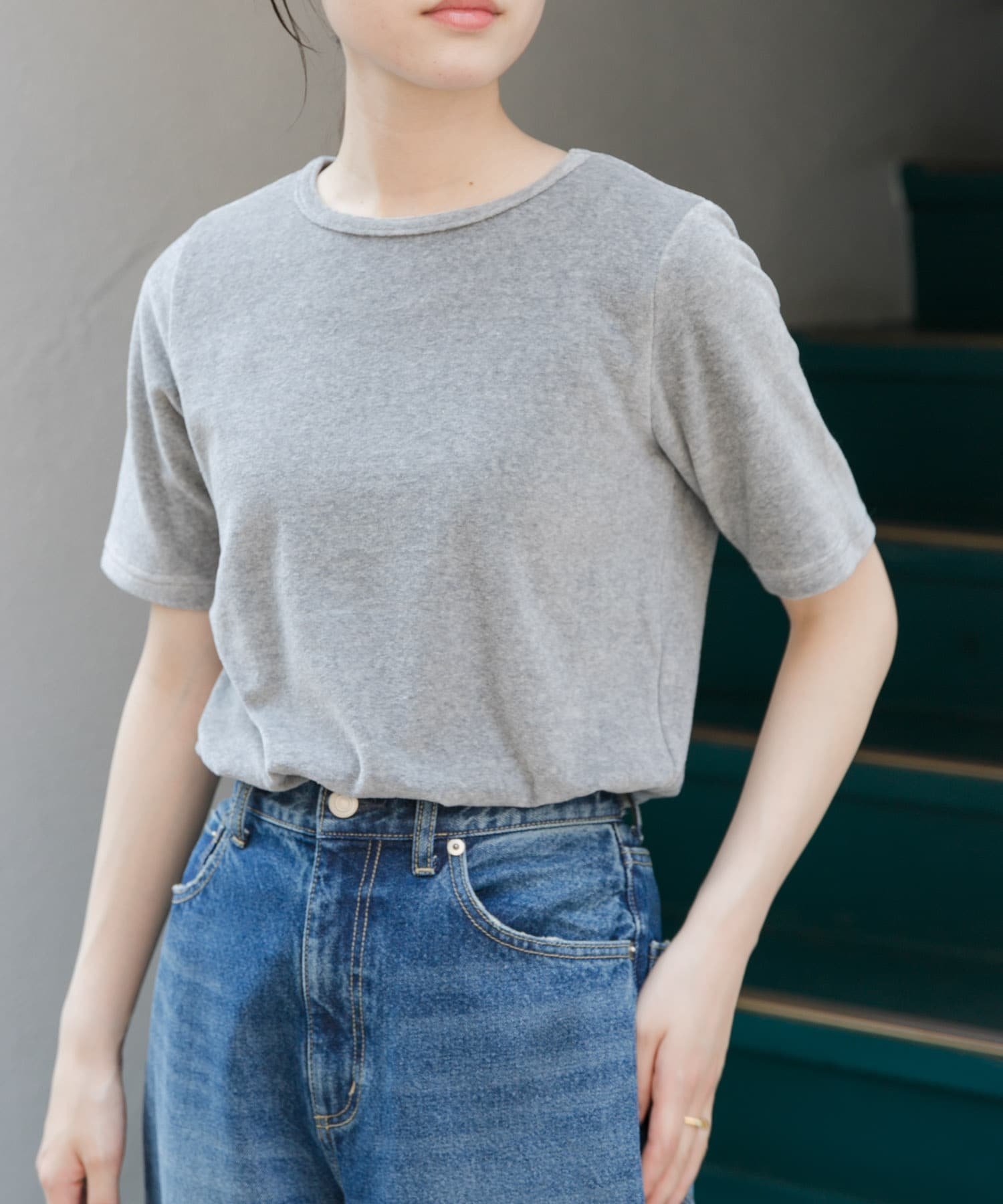 【アーバンリサーチ ドアーズ/URBAN RESEARCH DOORS】のFORK SPOON ベロアショートスリーブTシャツ インテリア・キッズ・メンズ・レディースファッション・服の通販 founy(ファニー) 　ファッション　Fashion　レディースファッション　Fashion for Women　トップス・カットソー　Cut & Sew Tops　シャツ・ブラウス・オフィスカジュアル　Elegant Blouses & Button-Ups　ロングTシャツ・Tシャツ　Longline T-Shirts & Tees　ベロアトップス　Velour Tops / Velvet-Look Items　2025年　2025　2025春夏・S/S　Spring/Summer 2025 SS25　コンパクト　Compact, Small Size　シンプル　Simple, Minimal　トレンド　Trend, Trending Now　ベロア　Velour, Soft Velvet　ベーシック　Basic, Essential　エレガント 上品　Elegant　夏　Summer　S/S・春夏　SS, Spring/Summer, Warm Season　TOPGRAY|ID: prp329100004629742 ipo3291000000033595737