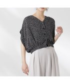 【ナノ ユニバース/nano universe】のランダムドットショート丈Vネックブラウス 人気、トレンドファッション・服の通販 founy(ファニー) ファッション Fashion レディースファッション Fashion for Women トップス・カットソー Cut & Sew Tops シャツ・ブラウス・オフィスカジュアル Elegant Blouses & Button-Ups Vネックトップス V-Neck Tops / V-Cut Neckline Shirts ウォッシャブル Machine Washable 春 Spring ギャザー Gathered, Ruffled ショート Short, Short Length ジョーゼット Georgette, Semi-Sheer Fabric スクエア Square, Square Shape トレンド Trend, Trending Now ドット Polka Dot, Dot Pattern バランス Balance, Style Balance フォルム Silhouette, Form プリント Print, Printed Pattern ランダム Random, Irregular ワイド Wide, Wide Fit S/S・春夏 SS, Spring/Summer, Warm Season おすすめ Recommended / Our Picks 夏 Summer 2025年 2025 2025春夏・S/S Spring/Summer 2025 SS25 thumbnail ブラック|ID: prp329100004629867 ipo3291000000033295862