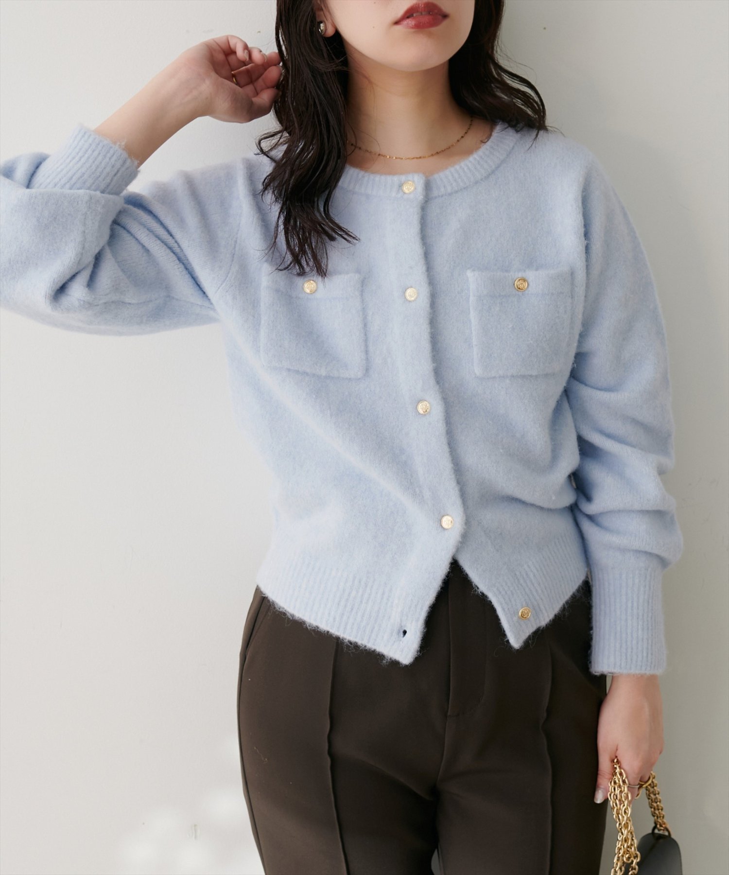 【ナチュラルクチュール/natural couture】のスフレヤーン金釦ポケ付きカーディガン インテリア・キッズ・メンズ・レディースファッション・服の通販 founy(ファニー) 　ファッション　Fashion　レディースファッション　Fashion for Women　トップス・カットソー　Cut & Sew Tops　カーディガン・羽織り　Layered Style Cardigans　アクセサリー　Fashion Accessories　カットソー　Cut and Sewn Top　カーディガン　Cardigan, Knitwear　クラシカル　Classical, Vintage-Inspired　シューズ　Shoes, Footwear　シンプル　Simple, Minimal　スニーカー　Sneakers, Trainers　ダウン　Down, Puffer　デニム　Denim, Jeans Material　バレエ　Ballet, Ballet Style　フェミニン　Feminine, Girly　フレア　Flare, Flared　フロント　Front, Front Design　ポケット　Pocket, Pocket Detail　リラックス　Relax, Relaxed Fit　ワイド　Wide, Wide Fit　エレガント 上品　Elegant　2025年　2025　2025-2026秋冬・A/W　Autumn/Winter 2025–26 AW25–26　サックスブルー|ID: prp329100004629873 ipo3291000000033295929