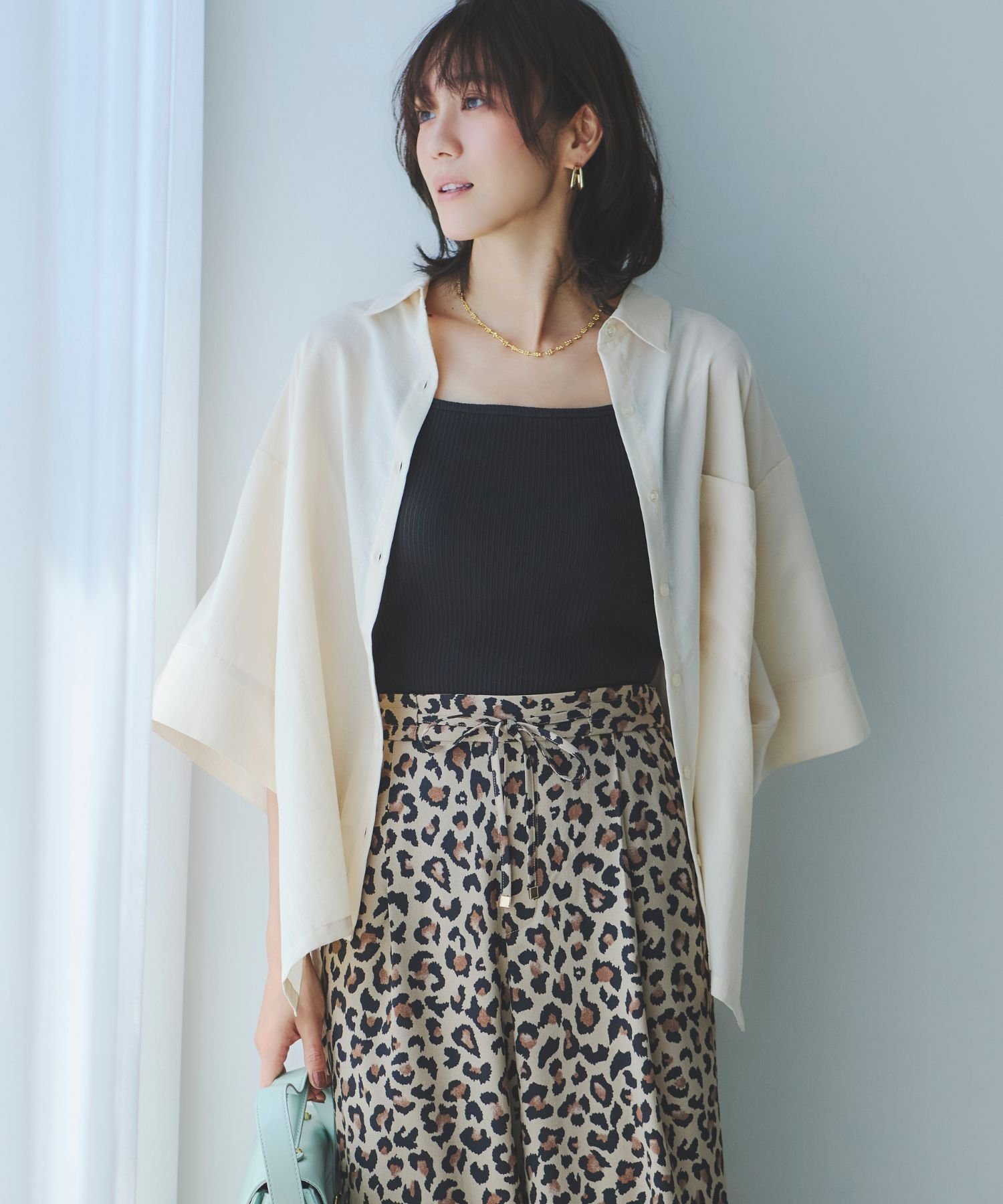 【エルーラ/Elura】のアイロンいらず5分袖ドライシャツ/579965 インテリア・キッズ・メンズ・レディースファッション・服の通販 founy(ファニー) 　ファッション　Fashion　レディースファッション　Fashion for Women　トップス・カットソー　Cut & Sew Tops　シャツ・ブラウス・オフィスカジュアル　Elegant Blouses & Button-Ups　とろみ　Fluid, Flowy Fabric　スリーブ　Sleeve, Long Sleeve / Short Sleeve　デニム　Denim, Jeans Material　フェミニン　Feminine, Girly　ワイド　Wide, Wide Fit　エレガント 上品　Elegant　夏　Summer　羽織　Haori, Light Jacket　オフホワイト05|ID: prp329100004629899 ipo3291000000033637386