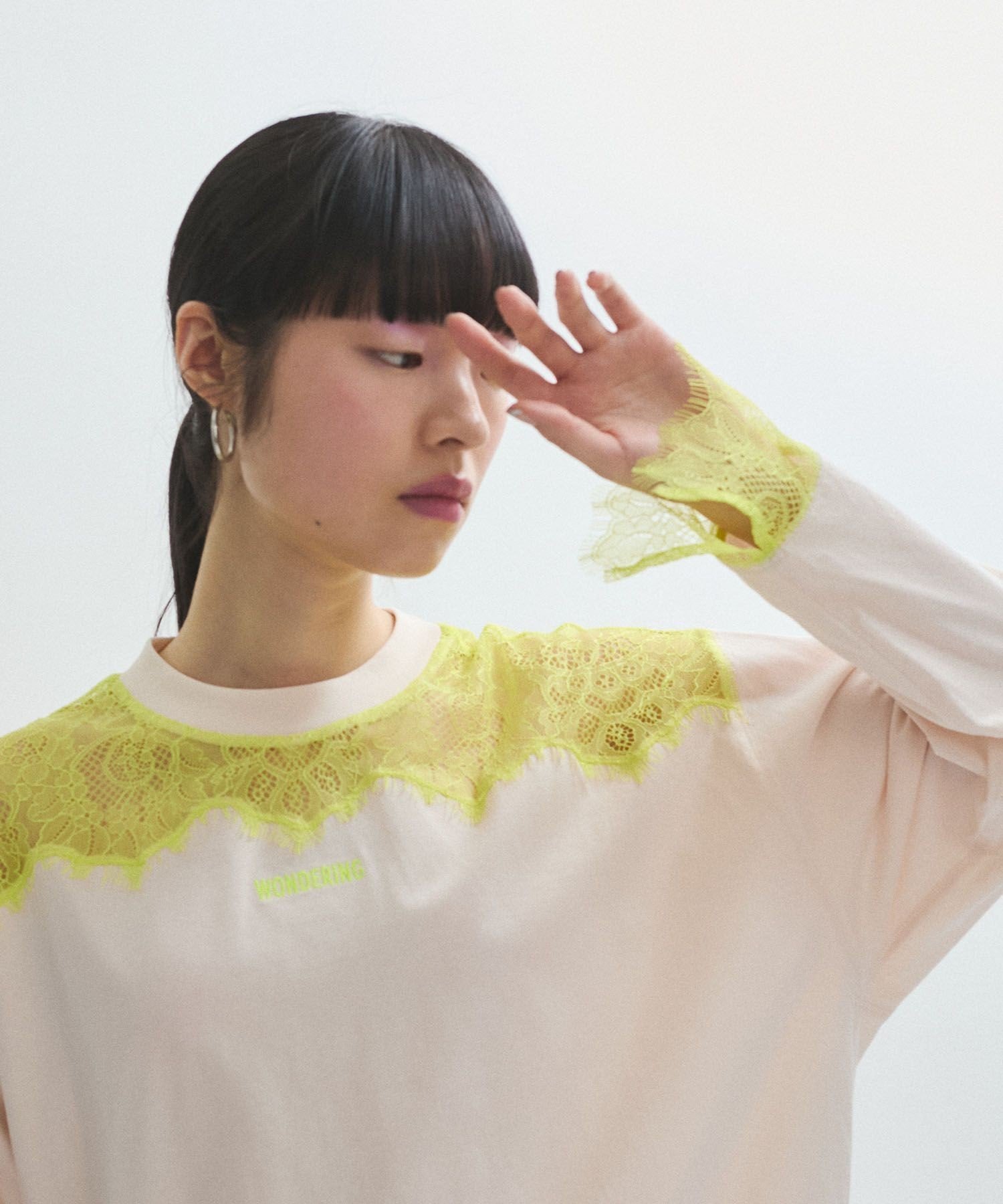 【アダム エ ロペ/ADAM ET ROPE'】の【サステナブル】レースロンTEE インテリア・キッズ・メンズ・レディースファッション・服の通販 founy(ファニー) 　ファッション　Fashion　レディースファッション　Fashion for Women　トップス・カットソー　Cut & Sew Tops　ロングTシャツ・Tシャツ　Longline T-Shirts & Tees　イエロー　Yellow　インナー　Innerwear　春　Spring　カットソー　Cut and Sewn Top　カーディガン　Cardigan, Knitwear　シンプル　Simple, Minimal　ジャケット　Jacket, Outerwear　スウェット / スエット　Sweatshirt, Sweatwear　フィット　Fit, Slim Fit　フロント　Front, Front Design　ベーシック　Basic, Essential　レース　Lace, Lace Fabric　ワンポイント　One Point, Statement Accent　S/S・春夏　SS, Spring/Summer, Warm Season　夏　Summer　2025年　2025　2025春夏・S/S　Spring/Summer 2025 SS25　ピンク系(65)|ID: prp329100004629922 ipo3291000000033824314