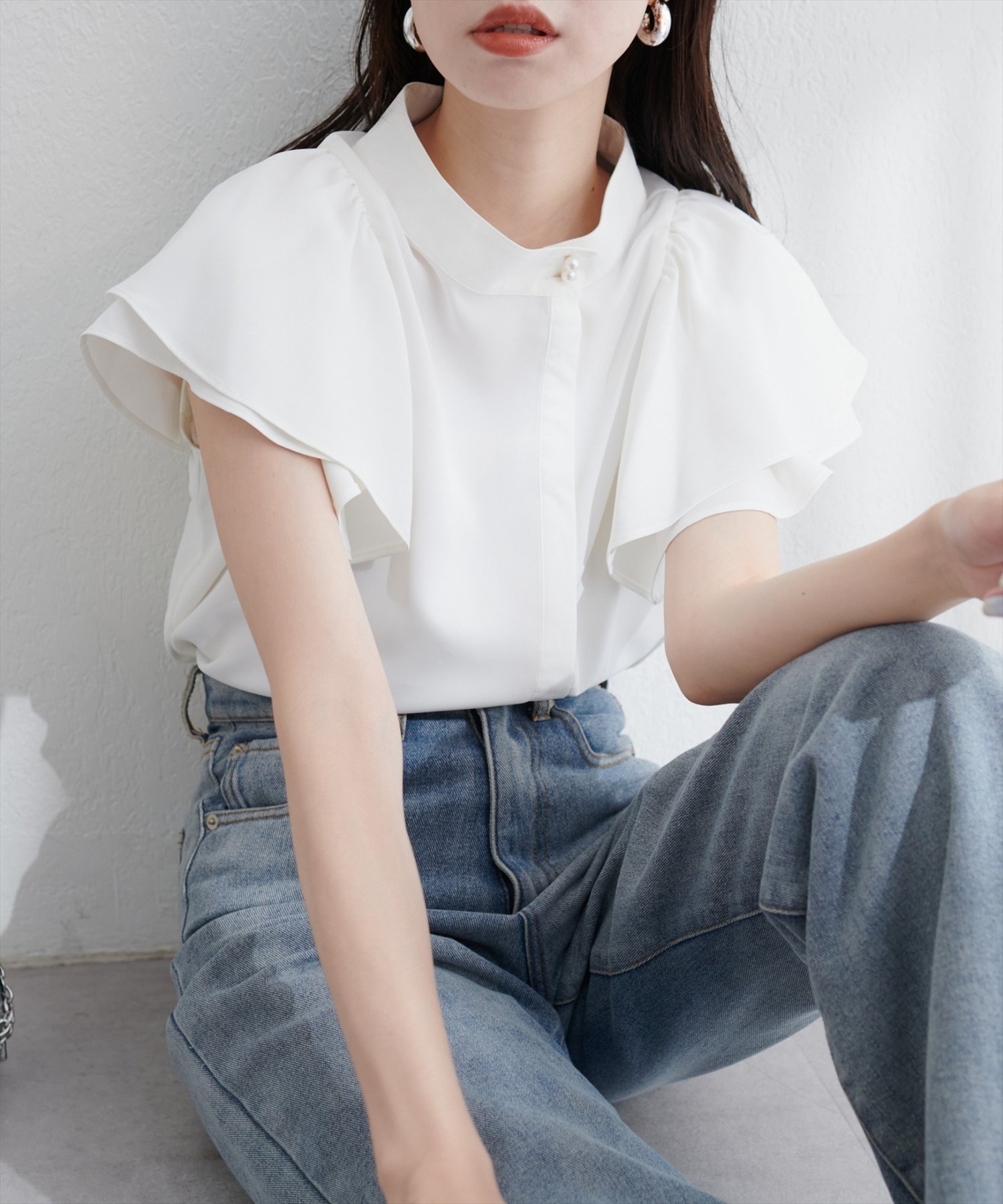 【ナチュラルクチュール/natural couture】のラッフルフリルフロントアシメブラウス インテリア・キッズ・メンズ・レディースファッション・服の通販 founy(ファニー) 　ファッション　Fashion　レディースファッション　Fashion for Women　トップス・カットソー　Cut & Sew Tops　シャツ・ブラウス・オフィスカジュアル　Elegant Blouses & Button-Ups　キャミワンピース　Cami Dress, Slip Dress　サロペット　Overalls, Salopette　スラックス　Slacks, Dress Pants　デニム　Denim, Jeans Material　パール　Pearl, Pearl Accent　フレア　Flare, Flared　ロング　Long, Long-Length　おすすめ　Recommended / Our Picks　エレガント 上品　Elegant　2025年　2025　2025-2026秋冬・A/W　Autumn/Winter 2025–26 AW25–26　オフホワイト|ID: prp329100004629935 ipo3291000000033297104