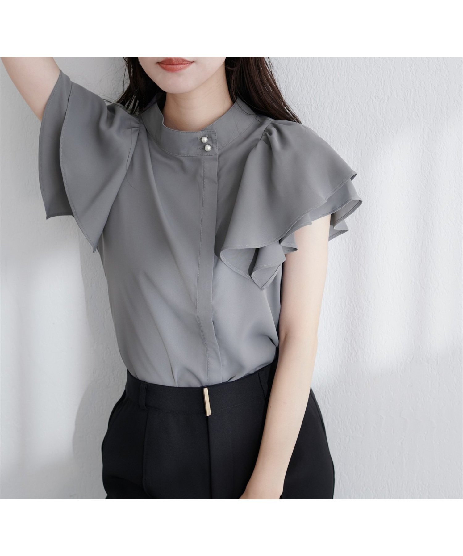 【ナチュラルクチュール/natural couture】のラッフルフリルフロントアシメブラウス インテリア・キッズ・メンズ・レディースファッション・服の通販 founy(ファニー) 　ファッション　Fashion　レディースファッション　Fashion for Women　トップス・カットソー　Cut & Sew Tops　シャツ・ブラウス・オフィスカジュアル　Elegant Blouses & Button-Ups　キャミワンピース　Cami Dress, Slip Dress　サロペット　Overalls, Salopette　スラックス　Slacks, Dress Pants　デニム　Denim, Jeans Material　パール　Pearl, Pearl Accent　フレア　Flare, Flared　ロング　Long, Long-Length　おすすめ　Recommended / Our Picks　エレガント 上品　Elegant　2025年　2025　2025-2026秋冬・A/W　Autumn/Winter 2025–26 AW25–26　チャコールグレー|ID: prp329100004629935 ipo3291000000033297107