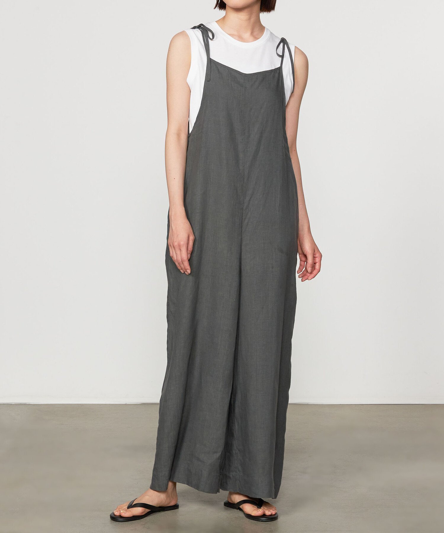 【ビショップ/Bshop】のリネン キャミソールコンビネゾン WOMEN インテリア・キッズ・メンズ・レディースファッション・服の通販 founy(ファニー) 　ファッション　Fashion　レディースファッション　Fashion for Women　トップス・カットソー　Cut & Sew Tops　キャミソール&ノースリーブ　Camisoles & Sleeveless Tops　コンビネゾン　Jumpsuit, All-in-One　ポケット　Pocket, Pocket Detail　リネン　Linen, Linen Fabric　エレガント 上品　Elegant　KHAKI|ID: prp329100004629971 ipo3291000000033297739