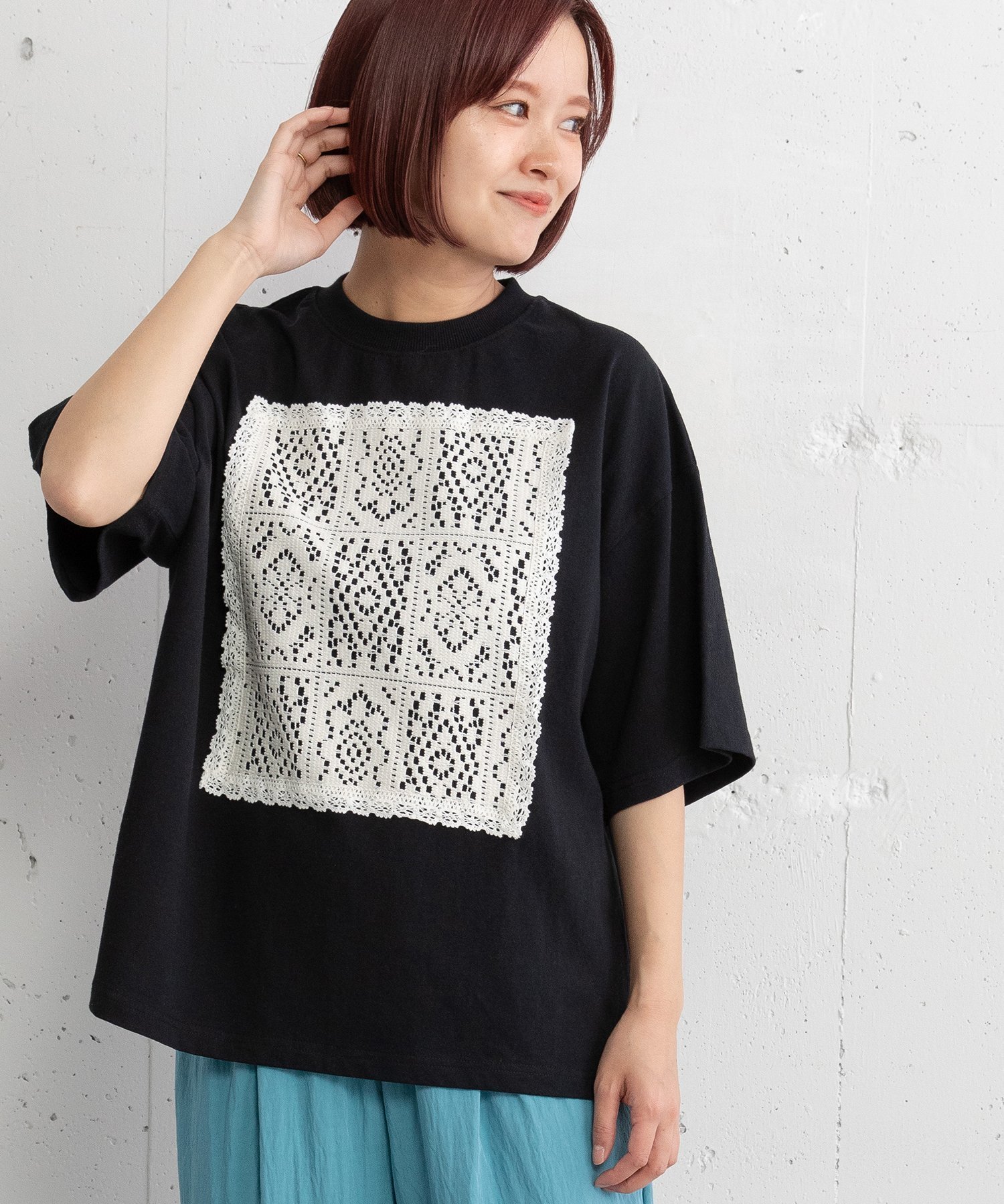 【プードゥドゥ/POU DOU DOU】のリメイク風デザインレースTシャツ インテリア・キッズ・メンズ・レディースファッション・服の通販 founy(ファニー) 　ファッション　Fashion　レディースファッション　Fashion for Women　トップス・カットソー　Cut & Sew Tops　シャツ・ブラウス・オフィスカジュアル　Elegant Blouses & Button-Ups　ロングTシャツ・Tシャツ　Longline T-Shirts & Tees　スマート　Smart, Elegant　ボックス　Boxy, Box Shape　リメイク　Remake, Reconstructed　レース　Lace, Lace Fabric　ブラック|ID: prp329100004630394 ipo3291000000033303854