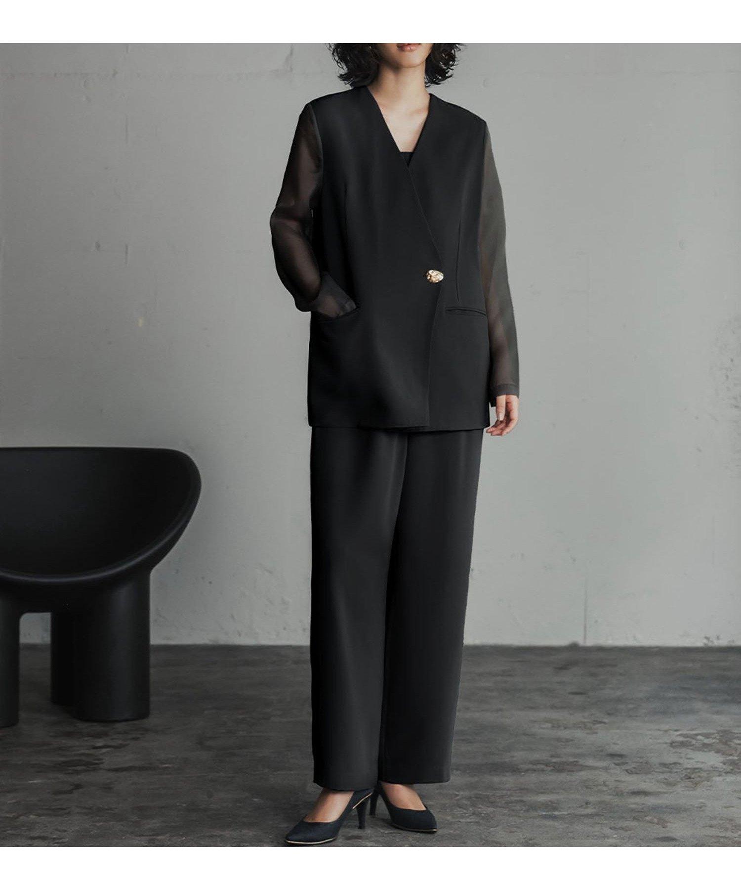 【ガール/GIRL】のジャケット・オールインワン セットアップ 結婚式 パンツドレス パーティードレス インテリア・キッズ・メンズ・レディースファッション・服の通販 founy(ファニー) 　ファッション　Fashion　レディースファッション　Fashion for Women　アウター　Coat / Outerwear Collection　レディースジャケット・軽アウター　Jackets　セットアップ　Matching Sets　レディースパンツ・ボトムス　Pants & Trousers / Bottoms　オーガンジー　Organza Fabric　ジャケット　Jacket, Outerwear　スリット　Slit, Slit Detail　セットアップ　Set-Up, Coordinated Outfit　ダウン　Down, Puffer　ドレス　Dress, One-Piece　フロント　Front, Front Design　結婚式　Wedding　BK|ID: prp329100004630467 ipo3291000000033305310
