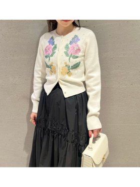 【リリーブラウン/Lily Brown】のL.B CANDY STOCK フラワービーズ刺繍カーディガン 人気、トレンドファッション・服の通販 founy(ファニー) ファッション Fashion レディースファッション Fashion for Women トップス・カットソー Cut & Sew Tops カーディガン・羽織り Layered Style Cardigans おすすめ Recommended / Our Picks インナー Innerwear カーディガン Cardigan, Knitwear パール Pearl, Pearl Accent フラワー Flower, Floral エレガント 上品 Elegant 春 Spring 羽織 Haori, Light Jacket |ID:prp329100004630472
