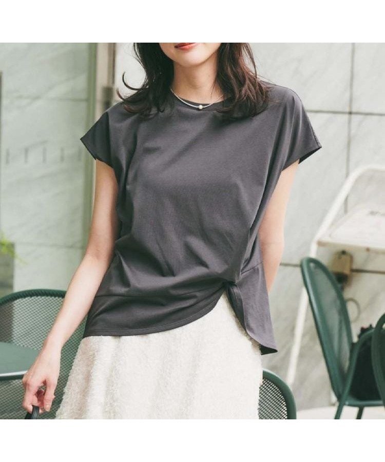 【アンタイトル/UNTITLED】の【接触冷感/UV/Tシャツ】ツイストプルオーバー インテリア・キッズ・メンズ・レディースファッション・服の通販 founy(ファニー) 　ファッション　Fashion　レディースファッション　Fashion for Women　トップス・カットソー　Cut & Sew Tops　シャツ・ブラウス・オフィスカジュアル　Elegant Blouses & Button-Ups　ロングTシャツ・Tシャツ　Longline T-Shirts & Tees　カジュアルプルオーバー・ニットトップス　Pullovers & Knit Tops / Casual Pullovers　おすすめ　Recommended / Our Picks　アシンメトリー　Asymmetrical Style　スリーブ　Sleeve, Long Sleeve / Short Sleeve　ツイスト　Tweed, Tweed Fabric　フレンチ　French, French Style　夏　Summer　チャコールグレー|ID: prp329100004630553 ipo3291000000033389922