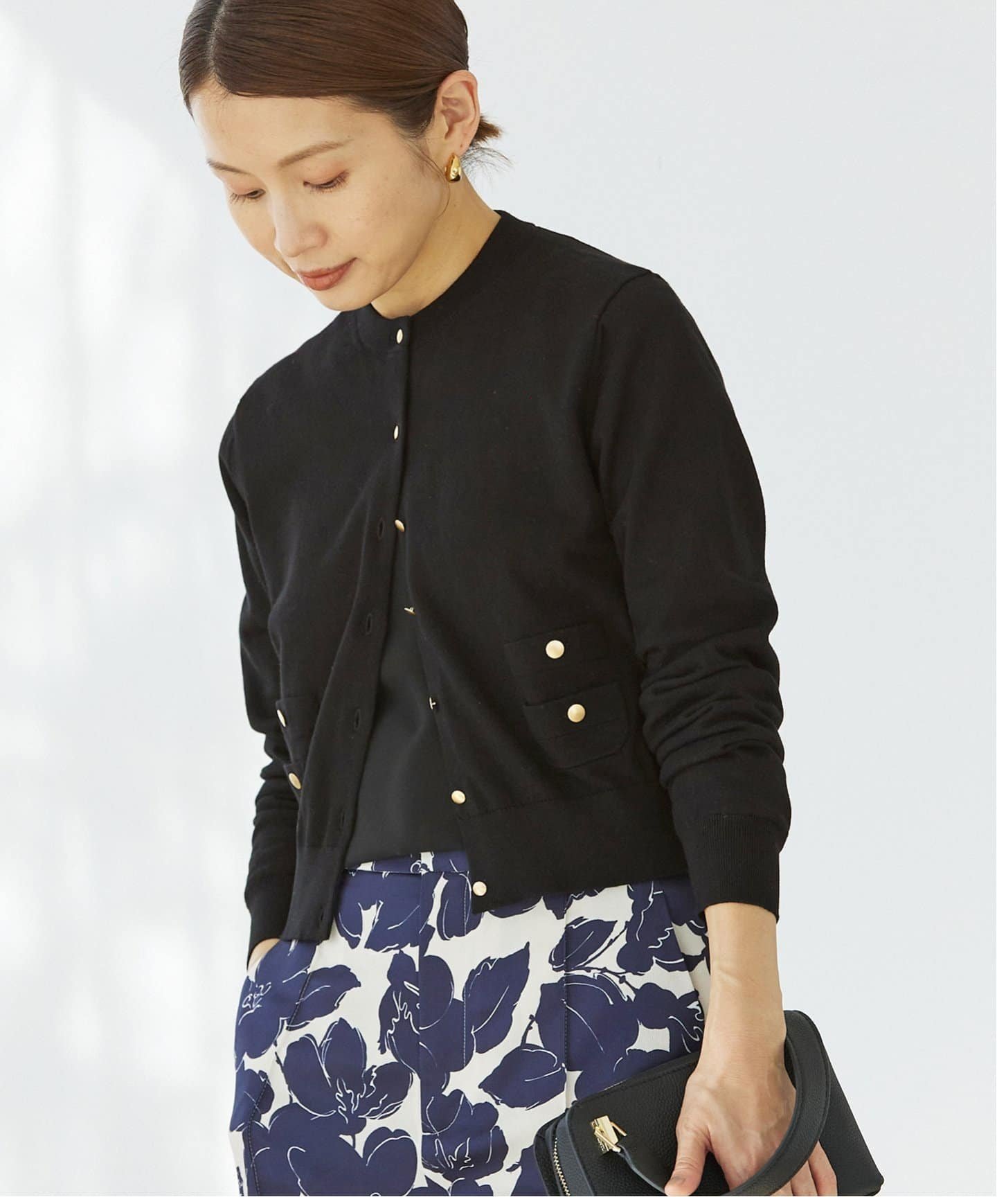 【イエナ/IENA】の《追加》PARIGI クルーネックカーディガン インテリア・キッズ・メンズ・レディースファッション・服の通販 founy(ファニー) 　ファッション　Fashion　レディースファッション　Fashion for Women　トップス・カットソー　Cut & Sew Tops　カーディガン・羽織り　Layered Style Cardigans　ブラック|ID: prp329100004630563 ipo3291000000033458302