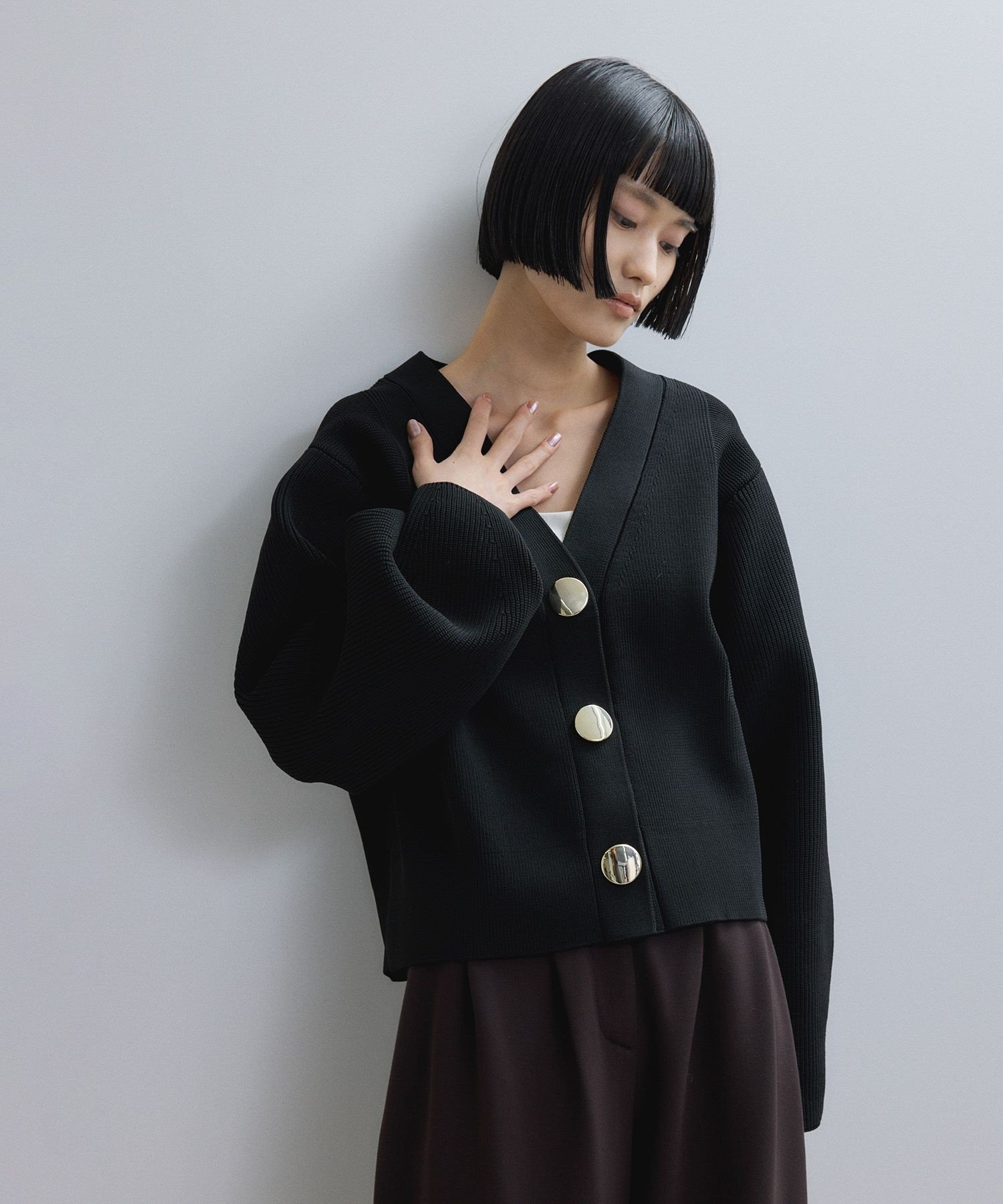 【アダム エ ロペ/ADAM ET ROPE'】の【WEB限定】・【サステナブル】セレクトネックウェーブボタンカーディガン インテリア・キッズ・メンズ・レディースファッション・服の通販 founy(ファニー) 　ファッション　Fashion　レディースファッション　Fashion for Women　トップス・カットソー　Cut & Sew Tops　カーディガン・羽織り　Layered Style Cardigans　2026年　2026　ウォッシャブル　Machine Washable　カーディガン　Cardigan, Knitwear　ジャケット　Jacket, Outerwear　スリーブ　Sleeve, Long Sleeve / Short Sleeve　フォルム　Silhouette, Form　フロント　Front, Front Design　ミドル　Middle Length, Mid Height　A/W・秋冬　Autumn/Winter　ブラック系(02)|ID: prp329100004630639 ipo3291000000033446050