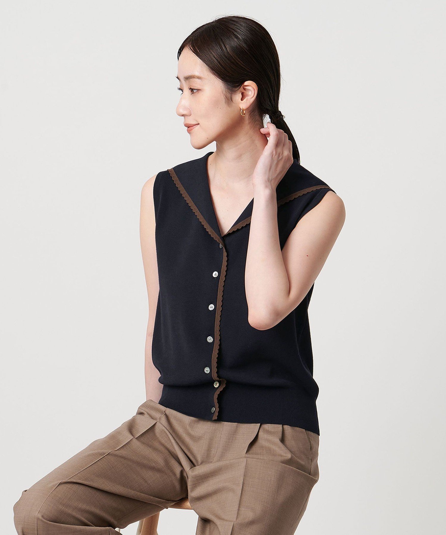 【ユナイテッドアローズ/UNITED ARROWS】のスカラップ セーラー ノースリーブ ニット ウォッシャブル インテリア・キッズ・メンズ・レディースファッション・服の通販 founy(ファニー) 　ファッション　Fashion　レディースファッション　Fashion for Women　トップス・カットソー　Cut & Sew Tops　ニット　Knit Tops & Sweaters　キャミソール&ノースリーブ　Camisoles & Sleeveless Tops　ウォッシャブル　Machine Washable　ショート　Short, Short Length　スカラップ　Scallop, Scalloped Edge　ストレート　Straight, Straight Cut　スリーブ　Sleeve, Long Sleeve / Short Sleeve　テーパード　Tapered, Tapered Pants　ノースリーブ　Sleeveless, No-Sleeve　ベスト　Vest, Waistcoat　おすすめ　Recommended / Our Picks　NAVY|ID: prp329100004630696 ipo3291000000033482861