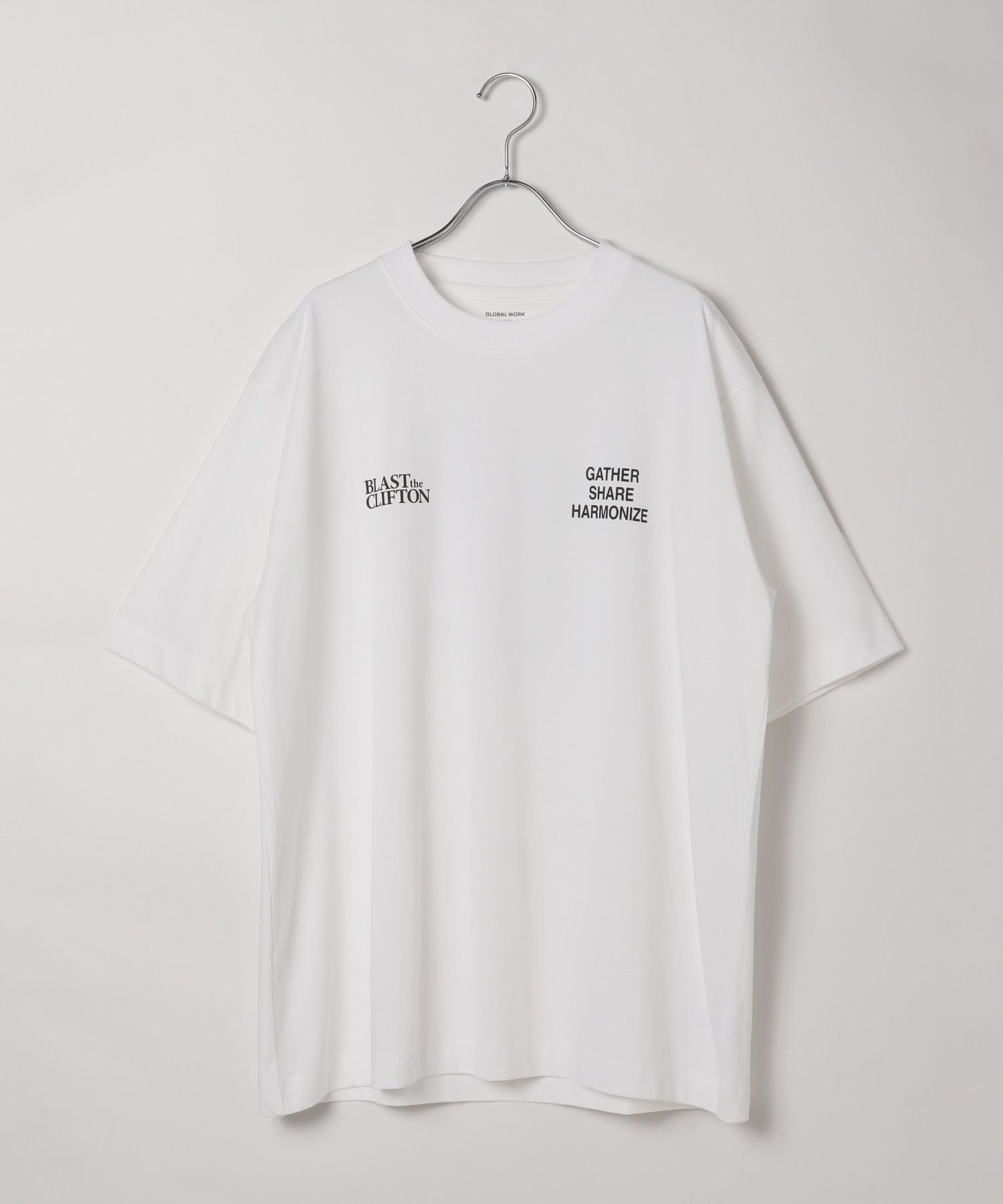 【グローバルワーク/GLOBAL WORK】のグラフィックTシャツ3/半袖/584704 インテリア・キッズ・メンズ・レディースファッション・服の通販 founy(ファニー) 　ファッション　Fashion　レディースファッション　Fashion for Women　トップス・カットソー　Cut & Sew Tops　シャツ・ブラウス・オフィスカジュアル　Elegant Blouses & Button-Ups　ロングTシャツ・Tシャツ　Longline T-Shirts & Tees　おすすめ　Recommended / Our Picks　グラフィック　Graphic, Graphic Design　スラックス　Slacks, Dress Pants　プリント　Print, Printed Pattern　ペーパー　Paper, Kraft Paper　リラックス　Relax, Relaxed Fit　半袖　Short Sleeve, Half Sleeve　吸水　Absorbent, Quick-Dry　夏　Summer　オフ*両胸ロゴ04|ID: prp329100004631292 ipo3291000000033321759