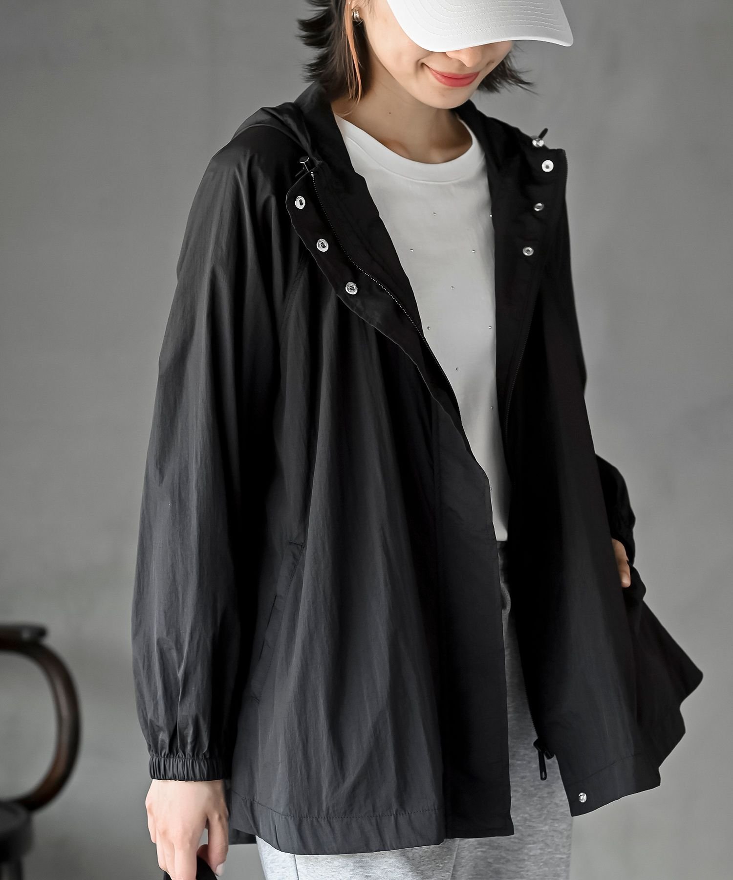 【アールピーエス/rps】の軽量ナイロンパーカー インテリア・キッズ・メンズ・レディースファッション・服の通販 founy(ファニー) 　ファッション　Fashion　レディースファッション　Fashion for Women　トップス・カットソー　Cut & Sew Tops　レディースパーカー・カジュアルフーディー　Casual Hoodies & Sweatshirts　コンパクト　Compact, Small Size　パーカー　Hoodie, Parka　フレア　Flare, Flared　ポケット　Pocket, Pocket Detail　ポーチ　Pouch, Small Case　軽量　Lightweight, Ultra Light　ブラック|ID: prp329100004631777 ipo3291000000033845027