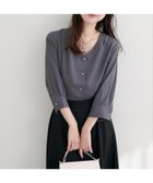 【ナチュラルクチュール/natural couture】のパール釦Vネック7分袖ブラウス 人気、トレンドファッション・服の通販 founy(ファニー) ファッション Fashion レディースファッション Fashion for Women トップス・カットソー Cut & Sew Tops シャツ・ブラウス・オフィスカジュアル Elegant Blouses & Button-Ups Vネックトップス V-Neck Tops / V-Cut Neckline Shirts アクセサリー Fashion Accessories シンプル Simple, Minimal ジャケット Jacket, Outerwear デコルテ Décolleté, Neckline なめらか Smooth, Silky Texture ネックレス Necklace, Pendant Necklace パール Pearl, Pearl Accent フェミニン Feminine, Girly フォーマル Formal, Dressy フロント Front, Front Design レース Lace, Lace Fabric エレガント 上品 Elegant 2025年 2025 2025-2026秋冬・A/W Autumn/Winter 2025–26 AW25–26 thumbnail チャコールグレー|ID: prp329100004631781 ipo3291000000033574120