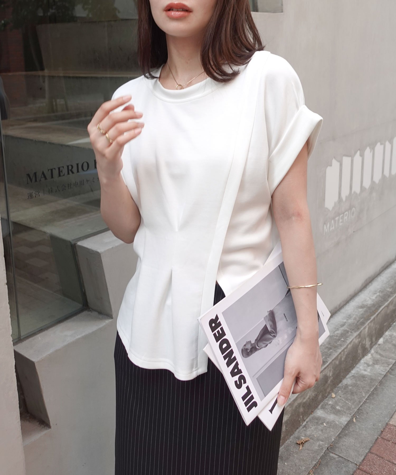 【コーナーズ/CORNERS】のタック入りフレンチスリーブスリットTシャツ インテリア・キッズ・メンズ・レディースファッション・服の通販 founy(ファニー) 　ファッション　Fashion　レディースファッション　Fashion for Women　トップス・カットソー　Cut & Sew Tops　シャツ・ブラウス・オフィスカジュアル　Elegant Blouses & Button-Ups　ロングTシャツ・Tシャツ　Longline T-Shirts & Tees　オフホワイト|ID: prp329100004631827 ipo3291000000033420937