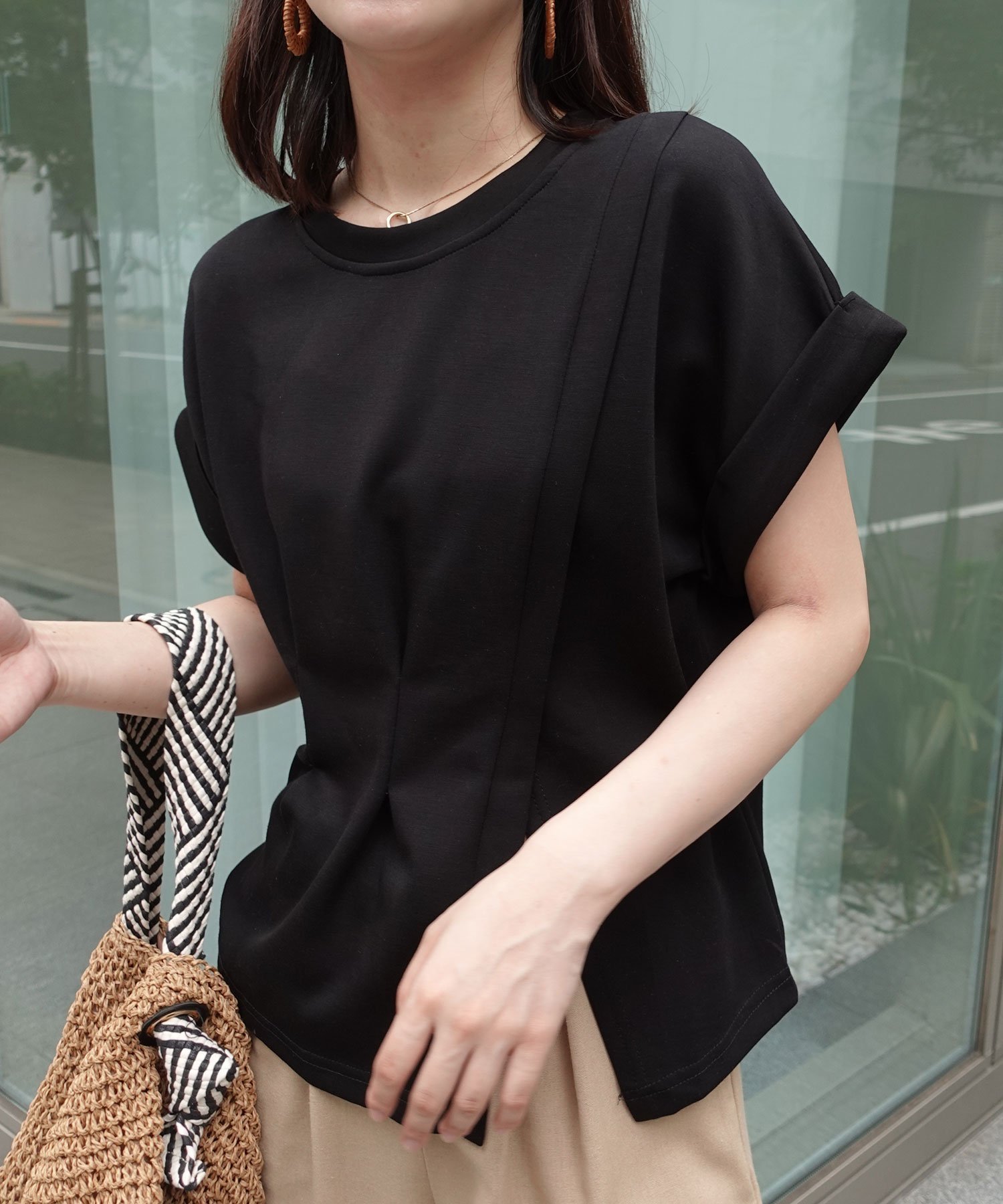 【コーナーズ/CORNERS】のタック入りフレンチスリーブスリットTシャツ インテリア・キッズ・メンズ・レディースファッション・服の通販 founy(ファニー) 　ファッション　Fashion　レディースファッション　Fashion for Women　トップス・カットソー　Cut & Sew Tops　シャツ・ブラウス・オフィスカジュアル　Elegant Blouses & Button-Ups　ロングTシャツ・Tシャツ　Longline T-Shirts & Tees　ブラック|ID: prp329100004631827 ipo3291000000033420938