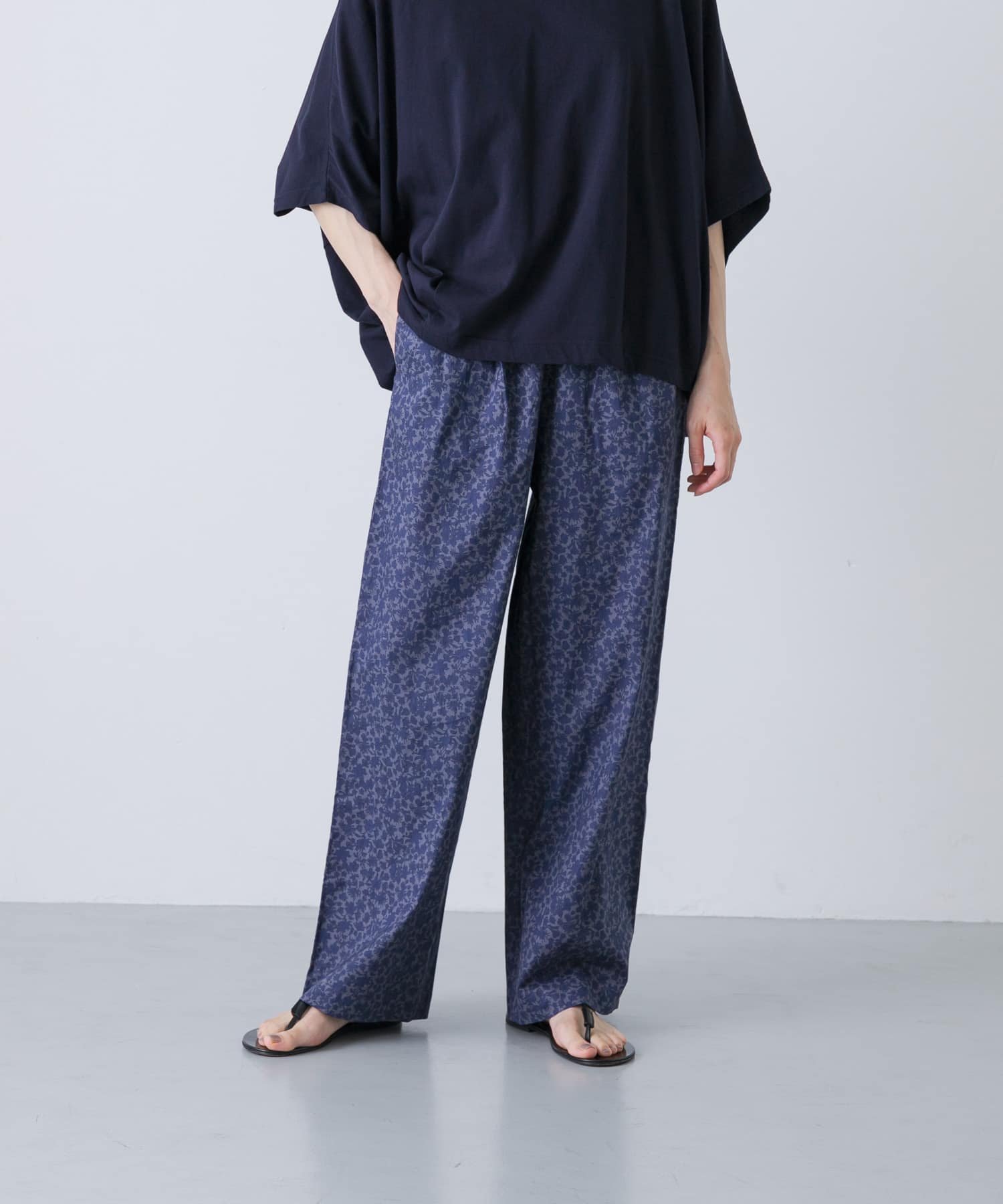 【かぐれ/kagure / URBAN RESEARCH】のコットン小花柄イージーパンツ インテリア・キッズ・メンズ・レディースファッション・服の通販 founy(ファニー) 　ファッション　Fashion　レディースファッション　Fashion for Women　パンツ　Pants & Trousers　シンプル　Simple, Minimal　チュニック　Tunic, Long Top　フラワー　Flower, Floral　プリント　Print, Printed Pattern　ポケット　Pocket, Pocket Detail　A/W・秋冬　Autumn/Winter　冬　Winter / This Winter　おすすめ　Recommended / Our Picks　エレガント 上品　Elegant　2025年　2025　2025-2026秋冬・A/W　Autumn/Winter 2025–26 AW25–26　BLUE|ID: prp329100004631858 ipo3291000000033581309