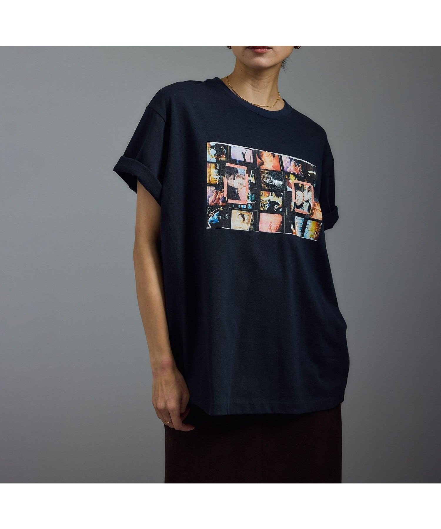 【サロン アダム エ ロペ/SALON adam et rope'】の【Jim Goldberg for SALON】フォトプリントTEE インテリア・キッズ・メンズ・レディースファッション・服の通販 founy(ファニー) 　ファッション　Fashion　レディースファッション　Fashion for Women　インナー　Innerwear　カリフォルニア　California, Cali Style　今季　This Season, Current Season　ジャケット　Jacket, Outerwear　スラックス　Slacks, Dress Pants　チェック　Check, Plaid, Tartan　デニム　Denim, Jeans Material　定番　Standard, Basic Item　プリント　Print, Printed Pattern　ミックス　Mix, Mixed Style　リラックス　Relax, Relaxed Fit　ワイド　Wide, Wide Fit　おすすめ　Recommended / Our Picks　日本製　Made In Japan　チャコール(06)|ID: prp329100004632240 ipo3291000000033503417