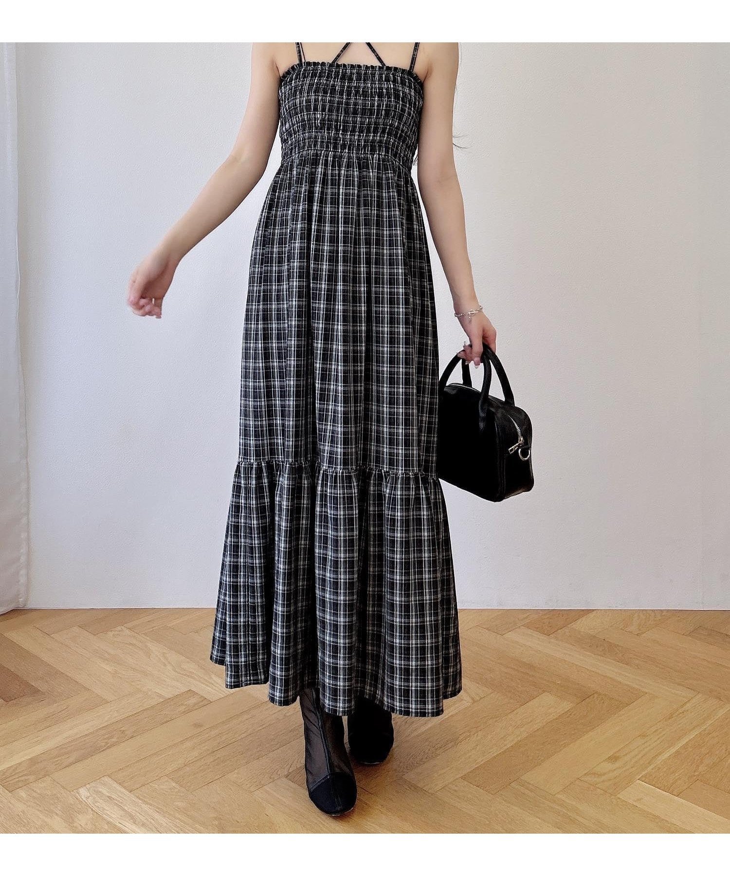 【イング/INGNI】のホルターネックチェック柄シャーリングワンピース 人気、トレンドファッション・服の通販 founy(ファニー) 　ファッション　Fashion　レディースファッション　Fashion for Women　ワンピース　Dresses　インナー　Innerwear　カーディガン　Cardigan, Knitwear　ガーリー　Girly, Feminine Style　切替　Switching, Contrast Panel　シャーリング　Shirring, Ruched　ジャケット　Jacket, Outerwear　スマホ　Smartphone, Mobile Device　チェック　Check, Plaid, Tartan　フィット　Fit, Slim Fit　フェミニン　Feminine, Girly　リボン　Ribbon, Bow　ロング　Long, Long-Length　おすすめ　Recommended / Our Picks　夏　Summer　 other-1|ID: prp329100004632286 ipo3291000000033427049