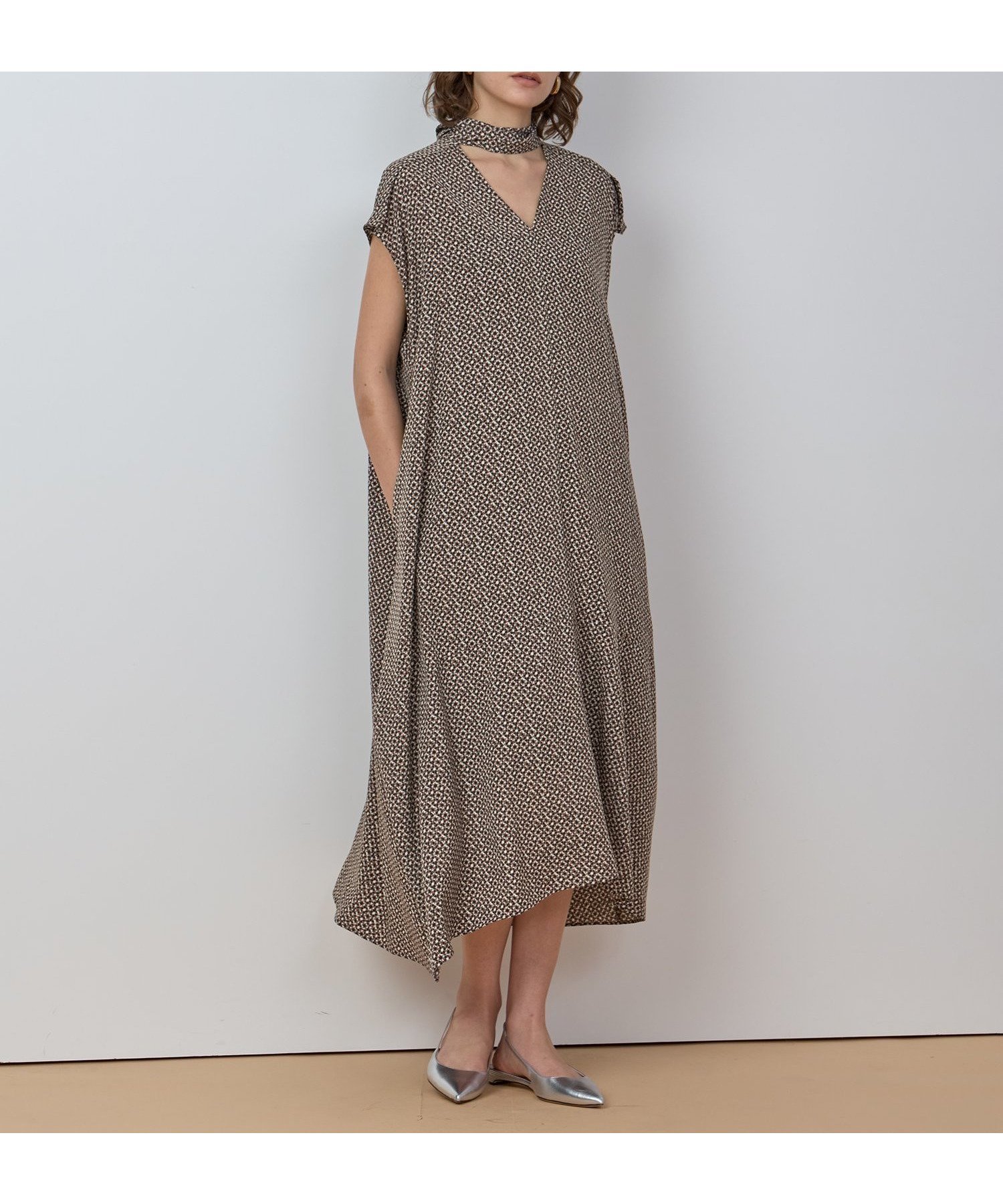 【ハウス オブ ロータス/HOUSE OF LOTUS】のジオメトリーコモンプリントワンピース 人気、トレンドファッション・服の通販 founy(ファニー) 　ファッション　Fashion　レディースファッション　Fashion for Women　ワンピース　Dresses　アンティーク　Antique-Inspired　イレギュラー　Irregular Design　ドレープ　Drape, Draping Fabric　プリント　Print, Printed Pattern　ヘムライン　Hemline, Bottom Cut　A/W・秋冬　Autumn/Winter　 other-1|ID: prp329100004632359 ipo3291000000033427811