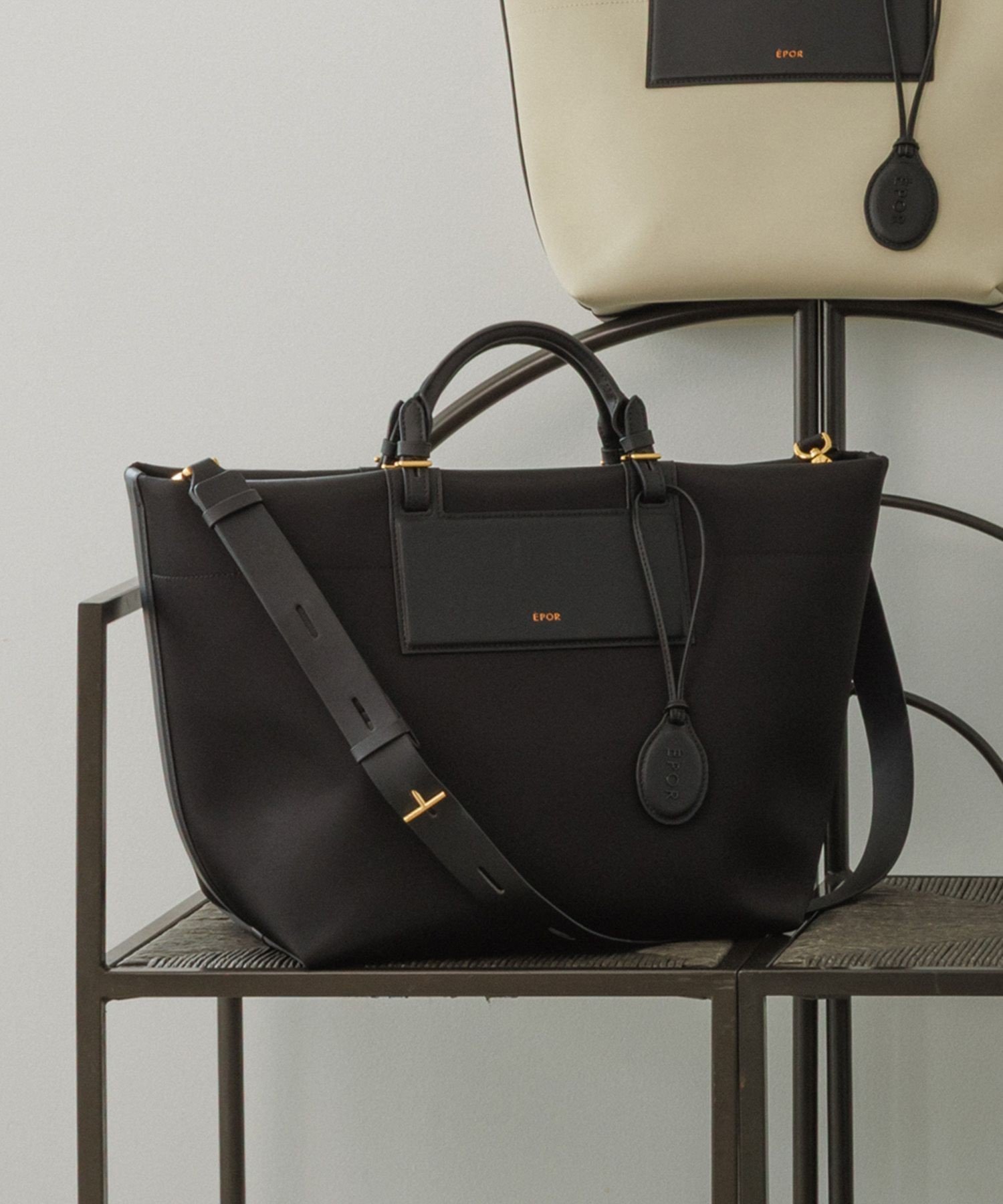 【ロペ/ROPE'】の【E POR】【A4/PC対応・撥水加工・軽量】BOAT BAG Large【25AW】 インテリア・キッズ・メンズ・レディースファッション・服の通販 founy(ファニー) 　ファッション　Fashion　レディースファッション　Fashion for Women　エレガント 上品　Elegant　軽量　Lightweight, Ultra Light　ショルダー　Shoulder, Shoulder Strap　フィット　Fit, Slim Fit　ボンディング　Bonding, Bonded Fabric　ポケット　Pocket, Pocket Detail　マグネット　Magnet, Magnetic Closure　ビジネス 仕事 通勤　Business / Work / Commuting　2025年　2025　2025-2026秋冬・A/W　Autumn/Winter 2025–26 AW25–26　ブラック(01)|ID: prp329100004632430 ipo3291000000033634848