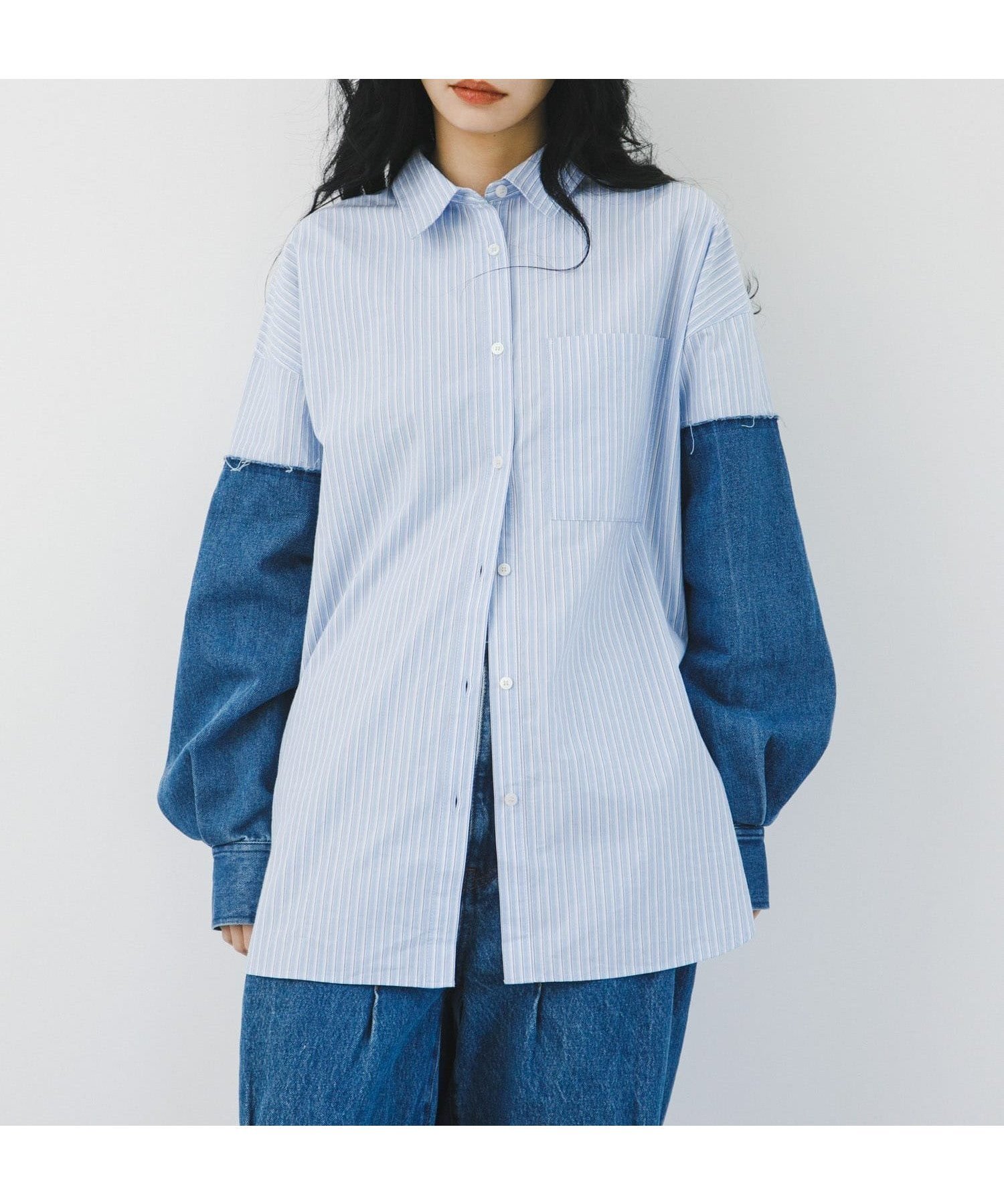 【ケービーエフ/KBF / URBAN RESEARCH】のデニムスリーブリメイクシャツ インテリア・キッズ・メンズ・レディースファッション・服の通販 founy(ファニー) 　ファッション　Fashion　レディースファッション　Fashion for Women　トップス・カットソー　Cut & Sew Tops　シャツ・ブラウス・オフィスカジュアル　Elegant Blouses & Button-Ups　2025年　2025　2025-2026秋冬・A/W　Autumn/Winter 2025–26 AW25–26　冬　Winter / This Winter　ストライプ　Stripe, Striped Pattern　スラックス　Slacks, Dress Pants　デニム　Denim, Jeans Material　ドッキング　Docking, Mixed Material　パッチ　Patch, Appliqué　ベーシック　Basic, Essential　A/W・秋冬　Autumn/Winter　BLUE|ID: prp329100004632455 ipo3291000000033338231