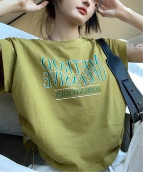 【チェルカ/CERCA】のHALEY PESCA/Y2K ショート丈サイドドローストロゴTシャツ 人気、トレンドファッション・服の通販 founy(ファニー) ファッション Fashion レディースファッション Fashion for Women トップス・カットソー Cut & Sew Tops シャツ・ブラウス・オフィスカジュアル Elegant Blouses & Button-Ups ロングTシャツ・Tシャツ Longline T-Shirts & Tees インナー Innerwear カットソー Cut and Sewn Top カーゴパンツ Cargo Pants, Utility Pants ショート Short, Short Length シンプル Simple, Minimal ジャケット Jacket, Outerwear スラックス Slacks, Dress Pants デニム Denim, Jeans Material トレンド Trend, Trending Now ベーシック Basic, Essential モチーフ Motif, Design Theme 今季 This Season, Current Season |ID:prp329100004632506