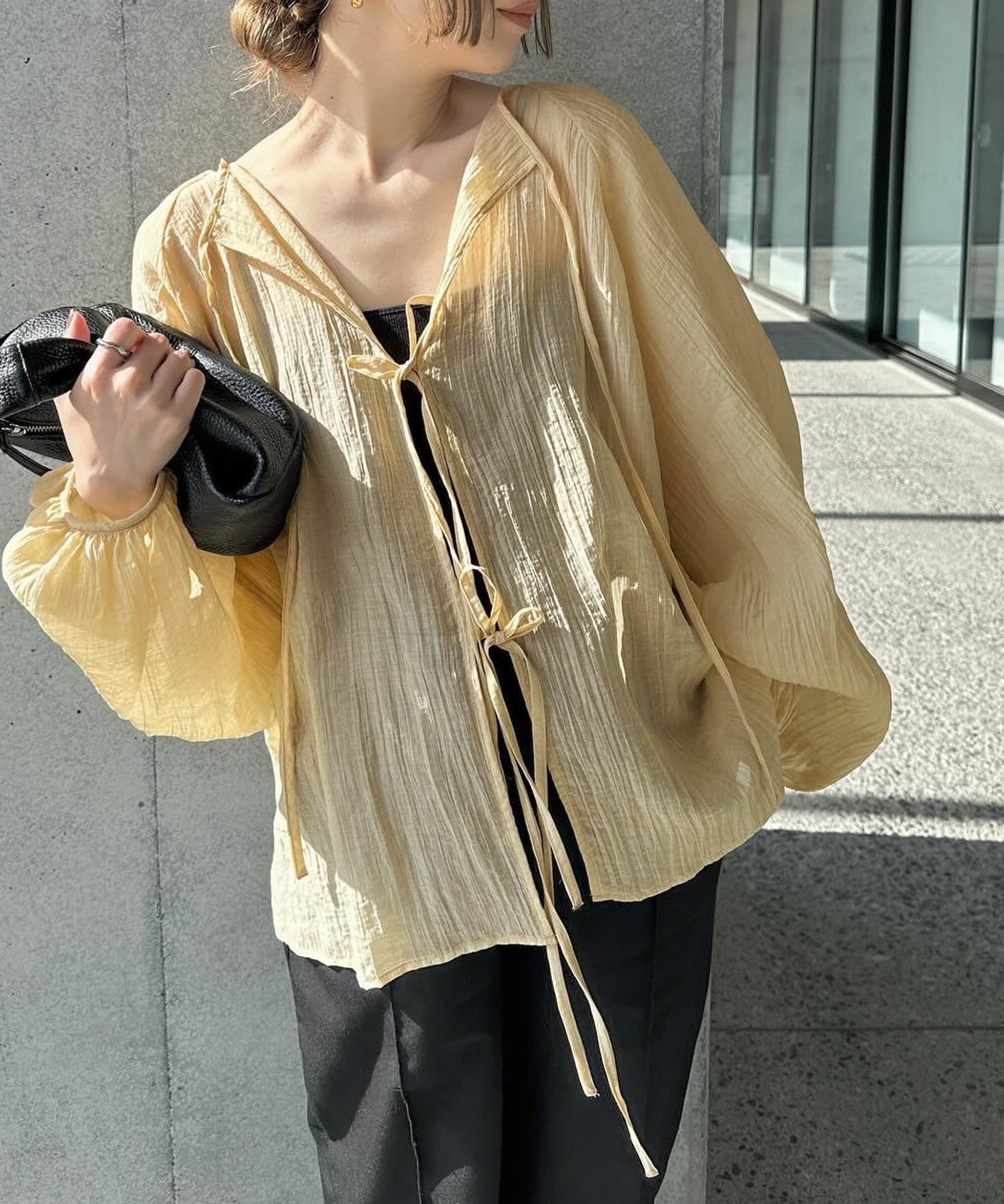 【セレクトモカ/SELECT MOCA】の2WAYボリュームオーバーブラウス インテリア・キッズ・メンズ・レディースファッション・服の通販 founy(ファニー) 　ファッション　Fashion　レディースファッション　Fashion for Women　トップス・カットソー　Cut & Sew Tops　シャツ・ブラウス・オフィスカジュアル　Elegant Blouses & Button-Ups　おすすめ　Recommended / Our Picks　インナー　Innerwear　ギャザー　Gathered, Ruffled　クロップド　Cropped, Short Length　シアー　Sheer, See-Through　シンプル　Simple, Minimal　タイトスカート　Pencil Skirt, Tight Skirt　リボン　Ribbon, Bow　夏　Summer　羽織　Haori, Light Jacket　ベージュ-200|ID: prp329100004632531 ipo3291000000033589246