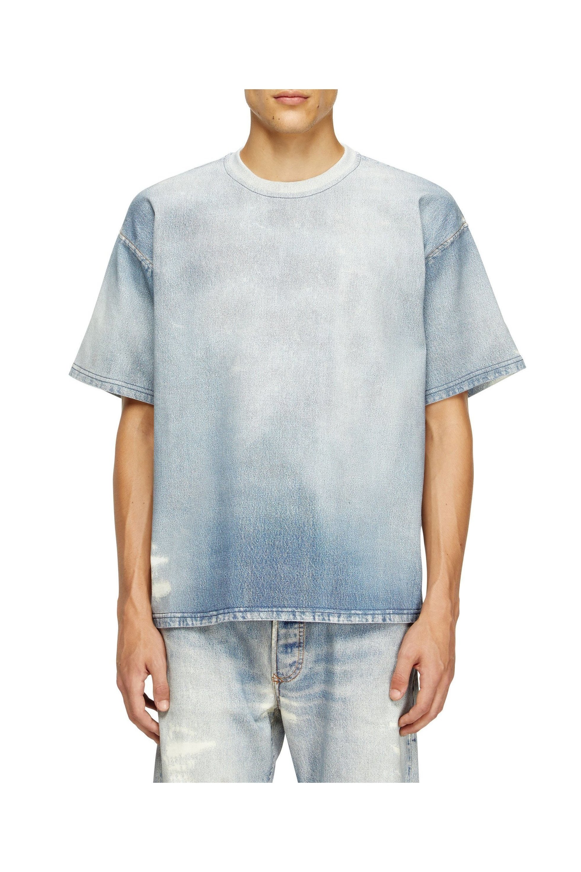 【ディーゼル/DIESEL / MEN】のメンズ ジョグ トップ D-BOX JOGG インテリア・キッズ・メンズ・レディースファッション・服の通販 founy(ファニー) 　ファッション　Fashion　メンズファッション　Fashion for Men　ショルダー　Shoulder, Shoulder Strap　ストレッチ　Stretch, Stretchy Fabric　デニム　Denim, Jeans Material　ドロップ　Drop Shoulder, Dropped Style　ブリーチ　Bleach, Washed Finish　ボックス　Boxy, Box Shape　メンズ　Men's, Menswear　ライトインディゴブルー|ID: prp329100004632612 ipo3291000000033339903