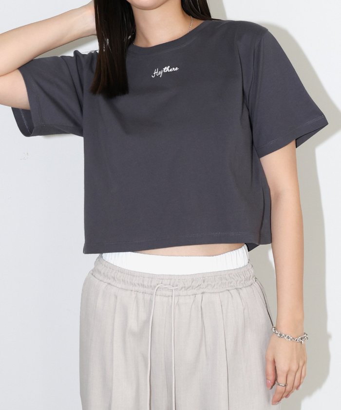 【アンドミー/andme】のワンポイント エンブロイダリー ミニ Tシャツ インテリア・キッズ・メンズ・レディースファッション・服の通販 founy(ファニー) https://founy.com/ ファッション Fashion レディースファッション Fashion for Women トップス・カットソー Cut & Sew Tops シャツ・ブラウス・オフィスカジュアル Elegant Blouses & Button-Ups ロングTシャツ・Tシャツ Longline T-Shirts & Tees おすすめ Recommended / Our Picks エンブロイダリー Embroidery Design コンパクト Compact, Small Size サロペット Overalls, Salopette ショート Short, Short Length バランス Balance, Style Balance ビスチェ Bustier, Corset Top ボトム Bottoms, Lower Wear ワンポイント One Point, Statement Accent 半袖 Short Sleeve, Half Sleeve |ID: prp329100004633465 ipo3291000000033596184