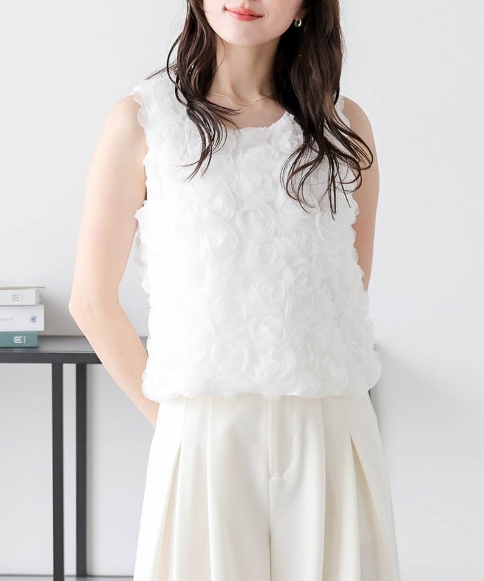 【ラジュール/Lajour】のフラワージャガードノースリーブトップス インテリア・キッズ・メンズ・レディースファッション・服の通販 founy(ファニー) https://founy.com/ ファッション Fashion レディースファッション Fashion for Women トップス・カットソー Cut & Sew Tops キャミソール&ノースリーブ Camisoles & Sleeveless Tops おすすめ Recommended / Our Picks オケージョン Occasion Wear コンパクト Compact, Small Size スラックス Slacks, Dress Pants チュール Tulip, Tulip Motif デコルテ Décolleté, Neckline デニム Denim, Jeans Material ノースリーブ Sleeveless, No-Sleeve バランス Balance, Style Balance フェミニン Feminine, Girly フラワー Flower, Floral ラウンド Round, Round Neck エレガント 上品 Elegant |ID: prp329100004633552 ipo3291000000033606485