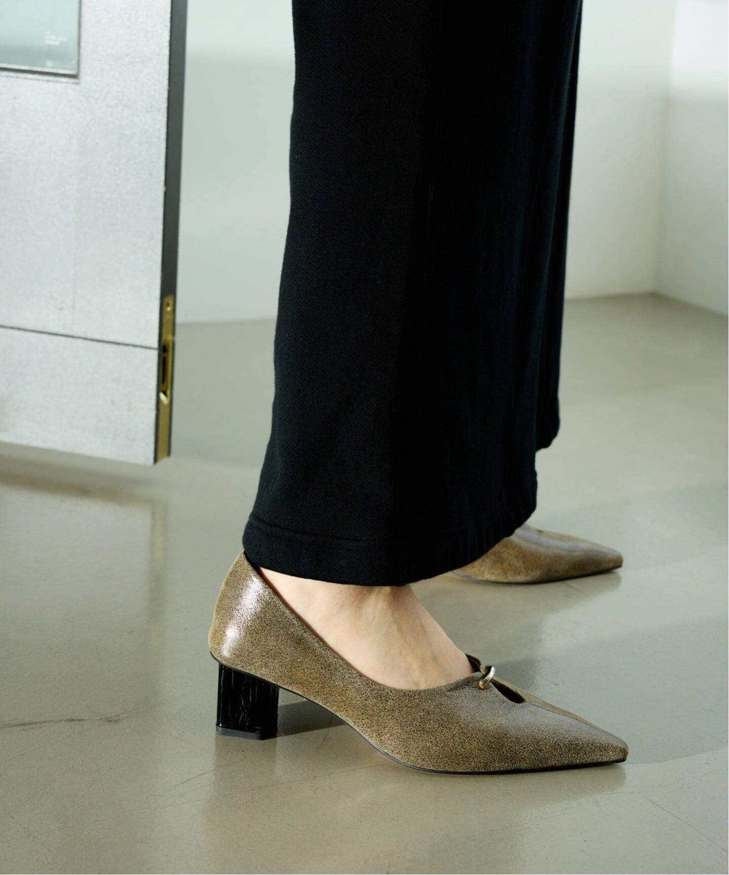 【ル タロン/Le Talon】のGRISE5cmレザーカットアウトパンプス インテリア・キッズ・メンズ・レディースファッション・服の通販 founy(ファニー) 　ファッション　Fashion　レディースファッション　Fashion for Women　カッティング　Cutting Detail　スクエア　Square, Square Shape　ストレート　Straight, Straight Cut　メタル　Metal, Metal Parts　モチーフ　Motif, Design Theme　ベージュ A|ID: prp329100004633702 ipo3291000000033547883