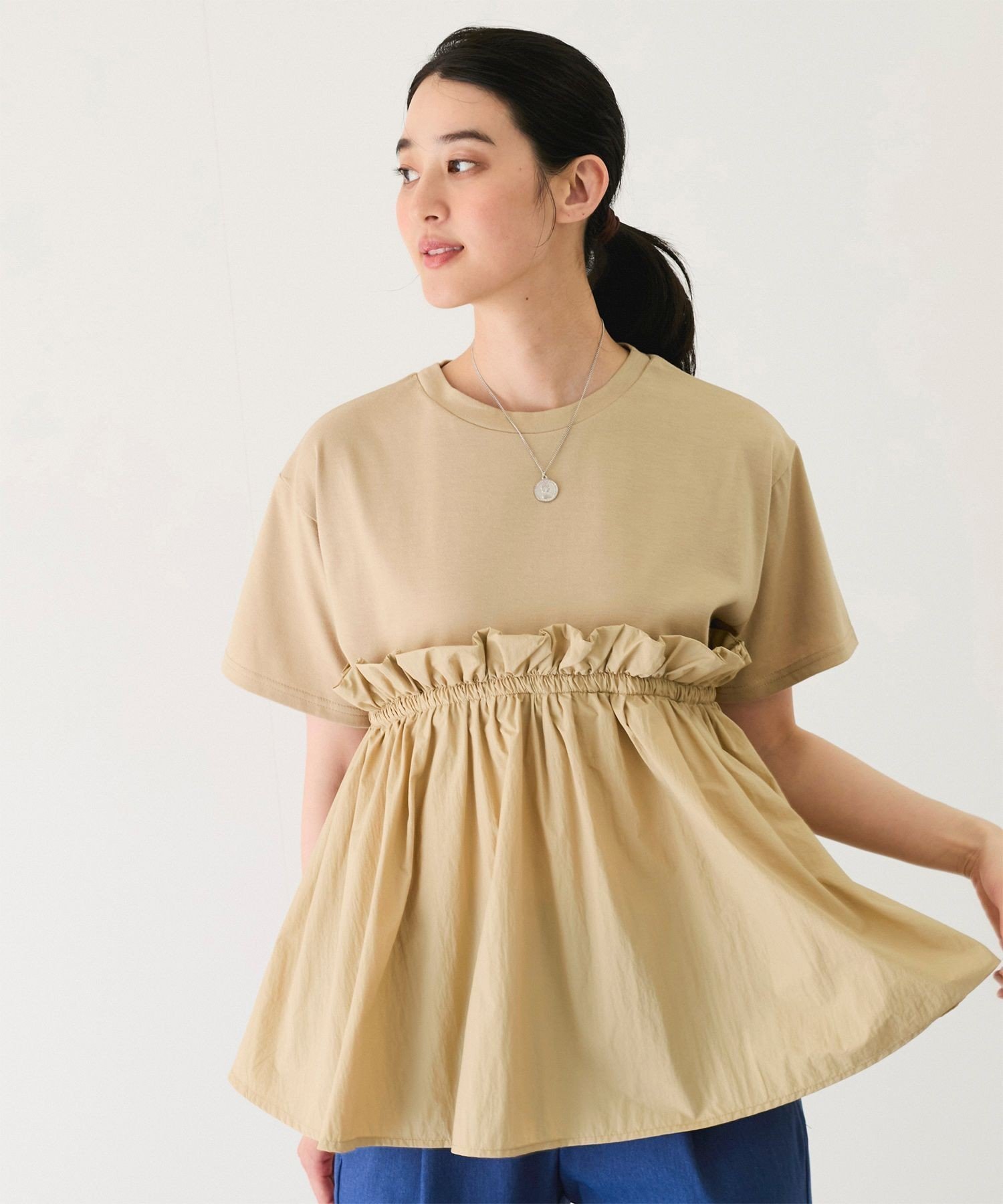 【ジャイロ/JAYRO】の別布ペプラムプルオーバー インテリア・キッズ・メンズ・レディースファッション・服の通販 founy(ファニー) 　ファッション　Fashion　レディースファッション　Fashion for Women　トップス・カットソー　Cut & Sew Tops　カジュアルプルオーバー・ニットトップス　Pullovers & Knit Tops / Casual Pullovers　アクセサリー　Fashion Accessories　春　Spring　カットソー　Cut and Sewn Top　ギャザー　Gathered, Ruffled　デニム　Denim, Jeans Material　ドッキング　Docking, Mixed Material　バランス　Balance, Style Balance　ペプラム　Peplum, Flared Hem　ボトム　Bottoms, Lower Wear　ポケット　Pocket, Pocket Detail　ワイド　Wide, Wide Fit　S/S・春夏　SS, Spring/Summer, Warm Season　おすすめ　Recommended / Our Picks　夏　Summer　ベージュ(27)|ID: prp329100004633736 ipo3291000000033520883