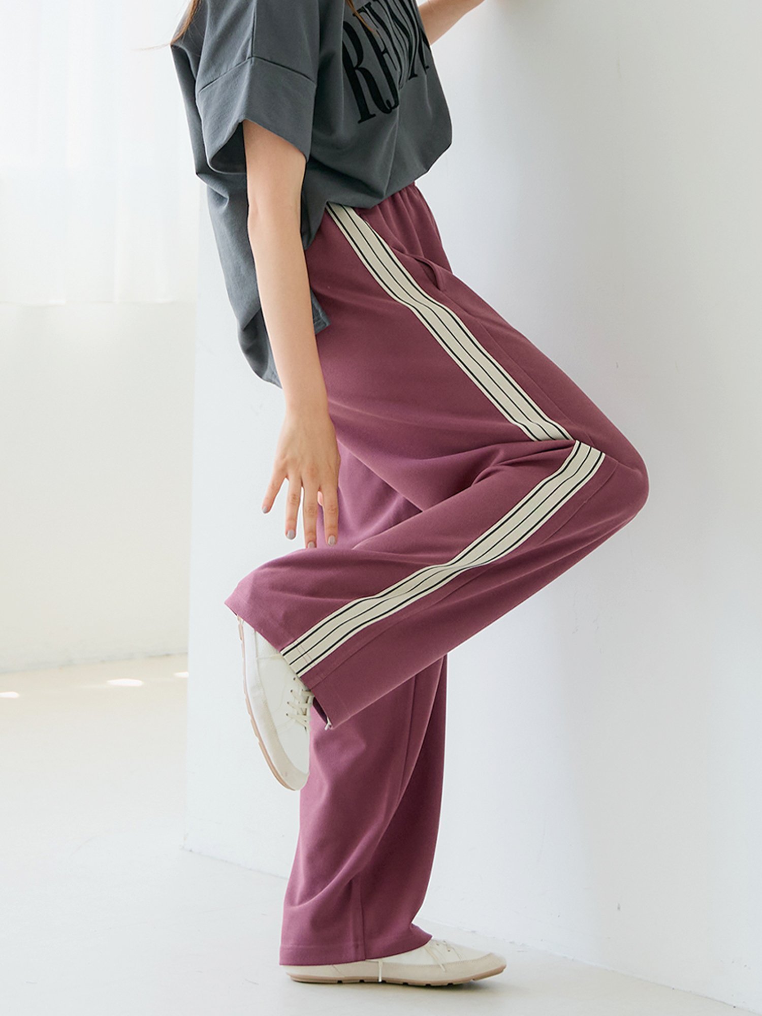 【コカ/COCA】のカットジョーゼットサイドラインパンツ インテリア・キッズ・メンズ・レディースファッション・服の通販 founy(ファニー) 　ファッション　Fashion　レディースファッション　Fashion for Women　パンツ　Pants & Trousers　ジョーゼット　Georgette, Semi-Sheer Fabric　スウェット / スエット　Sweatshirt, Sweatwear　スタイリッシュ　Stylish, Fashionable　スニーカー　Sneakers, Trainers　トレンド　Trend, Trending Now　ポケット　Pocket, Pocket Detail　ロング　Long, Long-Length　楽ちん　Easy Fit, Comfortable　おすすめ　Recommended / Our Picks　Dk.pink|ID: prp329100004633846 ipo3291000000033581020