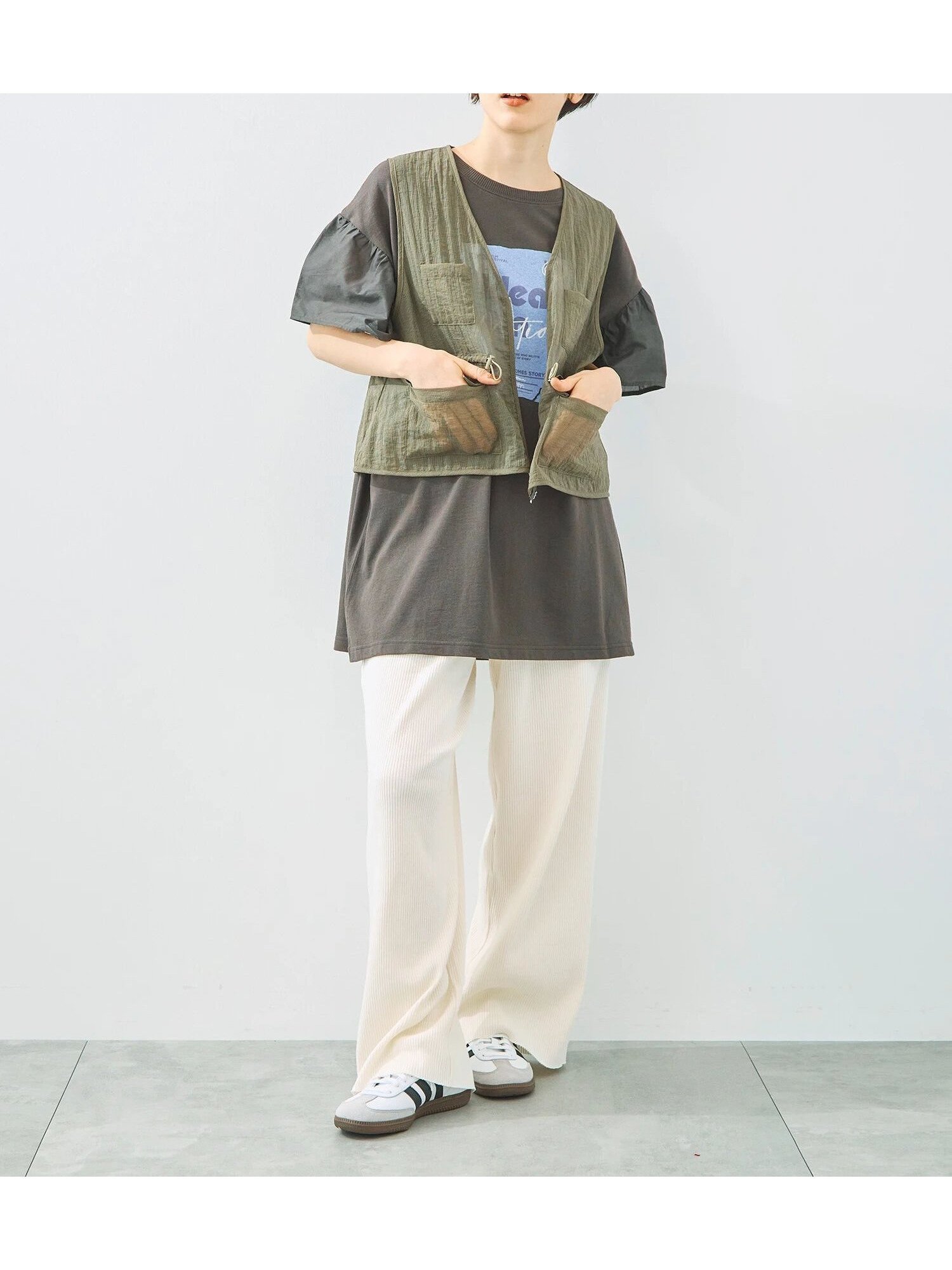 【サマンサモスモス/Samansa Mos2】のシアーナイロンジップベスト インテリア・キッズ・メンズ・レディースファッション・服の通販 founy(ファニー) 　ファッション　Fashion　レディースファッション　Fashion for Women　アウター　Coat / Outerwear Collection　トップス・カットソー　Cut & Sew Tops　ベスト&ジレ / 重ね着スタイル　Vests & Gilets　おすすめ　Recommended / Our Picks　カットソー　Cut and Sewn Top　フロント　Front, Front Design　ベスト　Vest, Waistcoat　カーキ|ID: prp329100004633979 ipo3291000000033846295