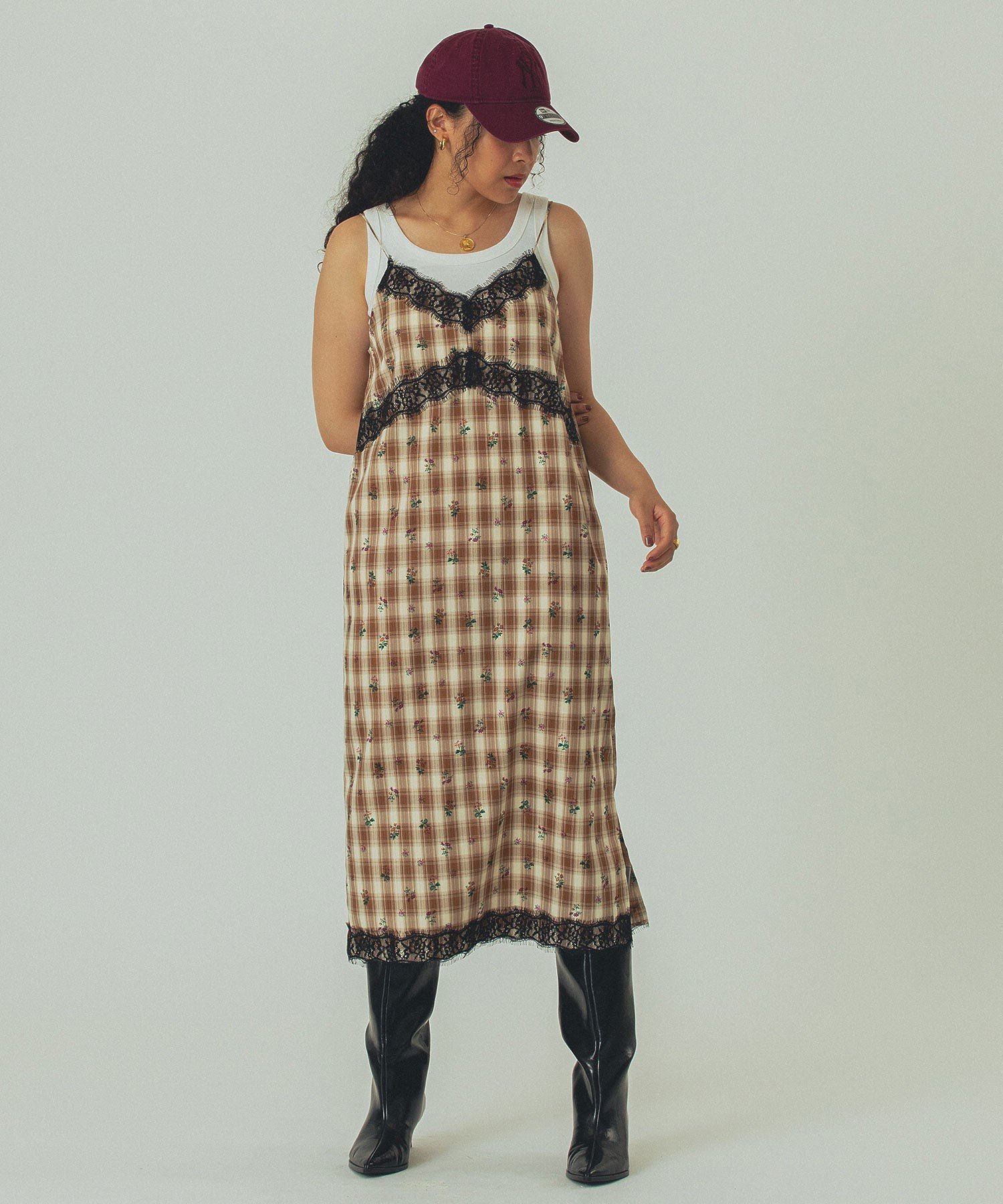 【ローズバッド/ROSE BUD】のmag.byc/FLOWER PRINT CHECK CAMI DRESS インテリア・キッズ・メンズ・レディースファッション・服の通販 founy(ファニー) 　ファッション　Fashion　レディースファッション　Fashion for Women　ワンピース　Dresses　フォーマル・パーティードレス・結婚式用ドレス　Elegant & Casual Dresses　インナー　Innerwear　ヴィンテージ　Vintage Style　キャミワンピース　Cami Dress, Slip Dress　ジャケット　Jacket, Outerwear　ストレート　Straight, Straight Cut　チェック　Check, Plaid, Tartan　フェミニン　Feminine, Girly　プリント　Print, Printed Pattern　ボトム　Bottoms, Lower Wear　レース　Lace, Lace Fabric　ロング　Long, Long-Length　A/W・秋冬　Autumn/Winter　BROWN|ID: prp329100004634154 ipo3291000000033363871