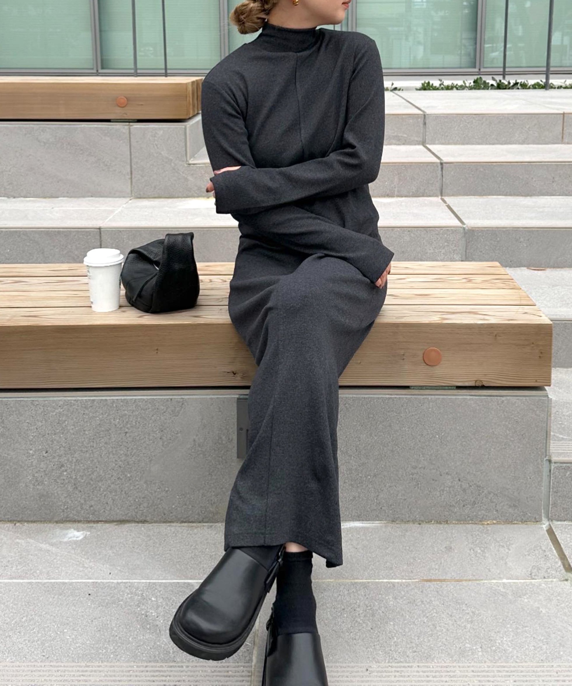 【セレクトモカ/SELECT MOCA】の【サイズ展開あり】フィンガースリーブプチハイリブワンピース インテリア・キッズ・メンズ・レディースファッション・服の通販 founy(ファニー) 　ファッション　Fashion　レディースファッション　Fashion for Women　ワンピース　Dresses　洗える　Machine Washable　切替　Switching, Contrast Panel　シンプル　Simple, Minimal　スニーカー　Sneakers, Trainers　センター　Center, Center Line　ダウン　Down, Puffer　バランス　Balance, Style Balance　おすすめ　Recommended / Our Picks　スミクロ-03|ID: prp329100004634237 ipo3291000000033444373