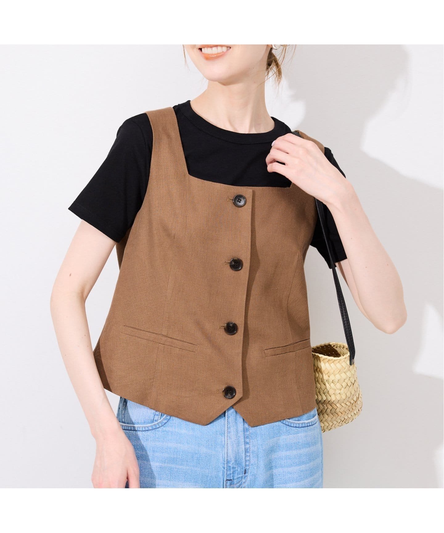 【スローブ イエナ/SLOBE IENA】のリネン混スクエアジレ インテリア・キッズ・メンズ・レディースファッション・服の通販 founy(ファニー) 　ファッション　Fashion　レディースファッション　Fashion for Women　アウター　Coat / Outerwear Collection　トップス・カットソー　Cut & Sew Tops　ベスト&ジレ / 重ね着スタイル　Vests & Gilets　2025年　2025　2025春夏・S/S　Spring/Summer 2025 SS25　おすすめ　Recommended / Our Picks　インナー　Innerwear　カットソー　Cut and Sewn Top　コンパクト　Compact, Small Size　スクエア　Square, Square Shape　セットアップ　Set-Up, Coordinated Outfit　トレンド　Trend, Trending Now　バランス　Balance, Style Balance　リネン　Linen, Linen Fabric　ワイド　Wide, Wide Fit　夏　Summer　キャメル|ID: prp329100004634498 ipo3291000000033367385