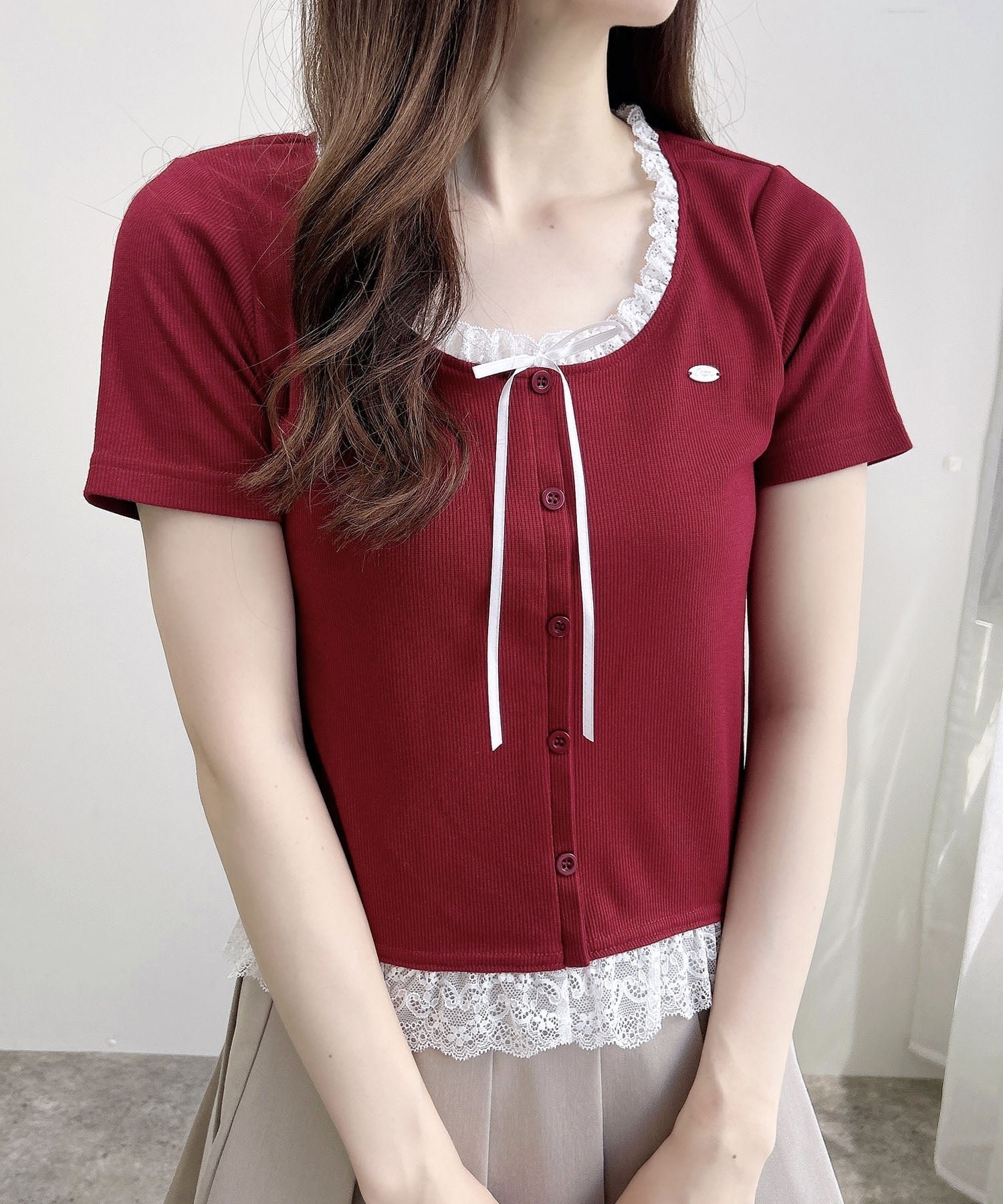 【イング/INGNI】のINGNI/リボン付レースレイヤード風リブTOPs インテリア・キッズ・メンズ・レディースファッション・服の通販 founy(ファニー) 　ファッション　Fashion　レディースファッション　Fashion for Women　トップス・カットソー　Cut & Sew Tops　リボン　Ribbon, Bow　レース　Lace, Lace Fabric　ロマンティック　Romantic, Feminine Style　ボルドー/オフホワイト|ID: prp329100004634824 ipo3291000000033398504