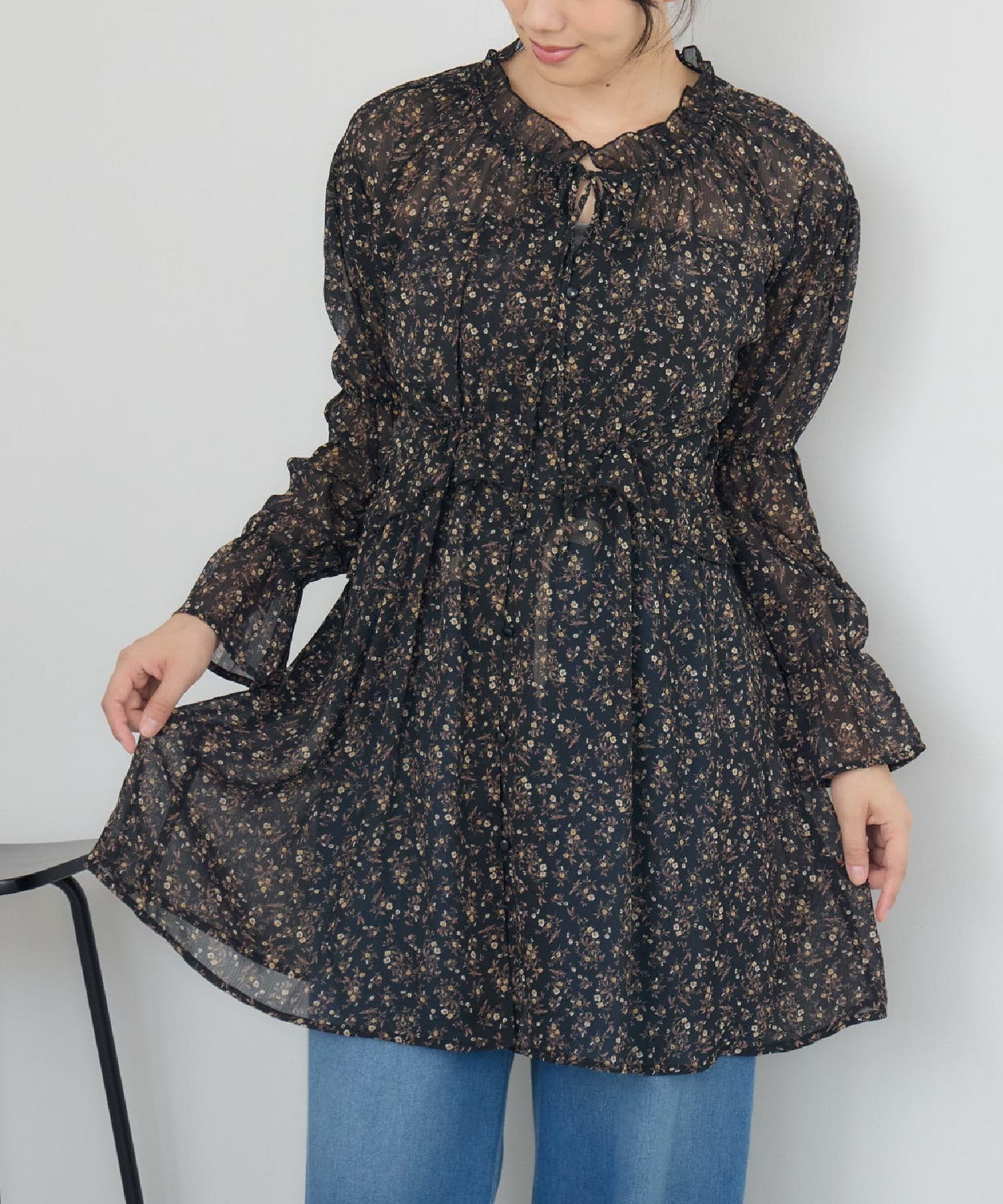 【レトロガール/RETRO GIRL】の花柄シフォンチュニックOP インテリア・キッズ・メンズ・レディースファッション・服の通販 founy(ファニー) 　ファッション　Fashion　レディースファッション　Fashion for Women　トップス・カットソー　Cut & Sew Tops　花柄・フラワープリント・モチーフ　Floral Prints & Motifs / Flower Pattern Tops　ワンピース　Dresses　チュニック　Tunic Tops & Dresses　おすすめ　Recommended / Our Picks　シフォン　Chiffon, Lightweight Fabric　シャーリング　Shirring, Ruched　チュニック　Tunic, Long Top　デニム　Denim, Jeans Material　トレンド　Trend, Trending Now　ベーシック　Basic, Essential　秋　Autumn　ブラック|ID: prp329100004634896 ipo3291000000033373992