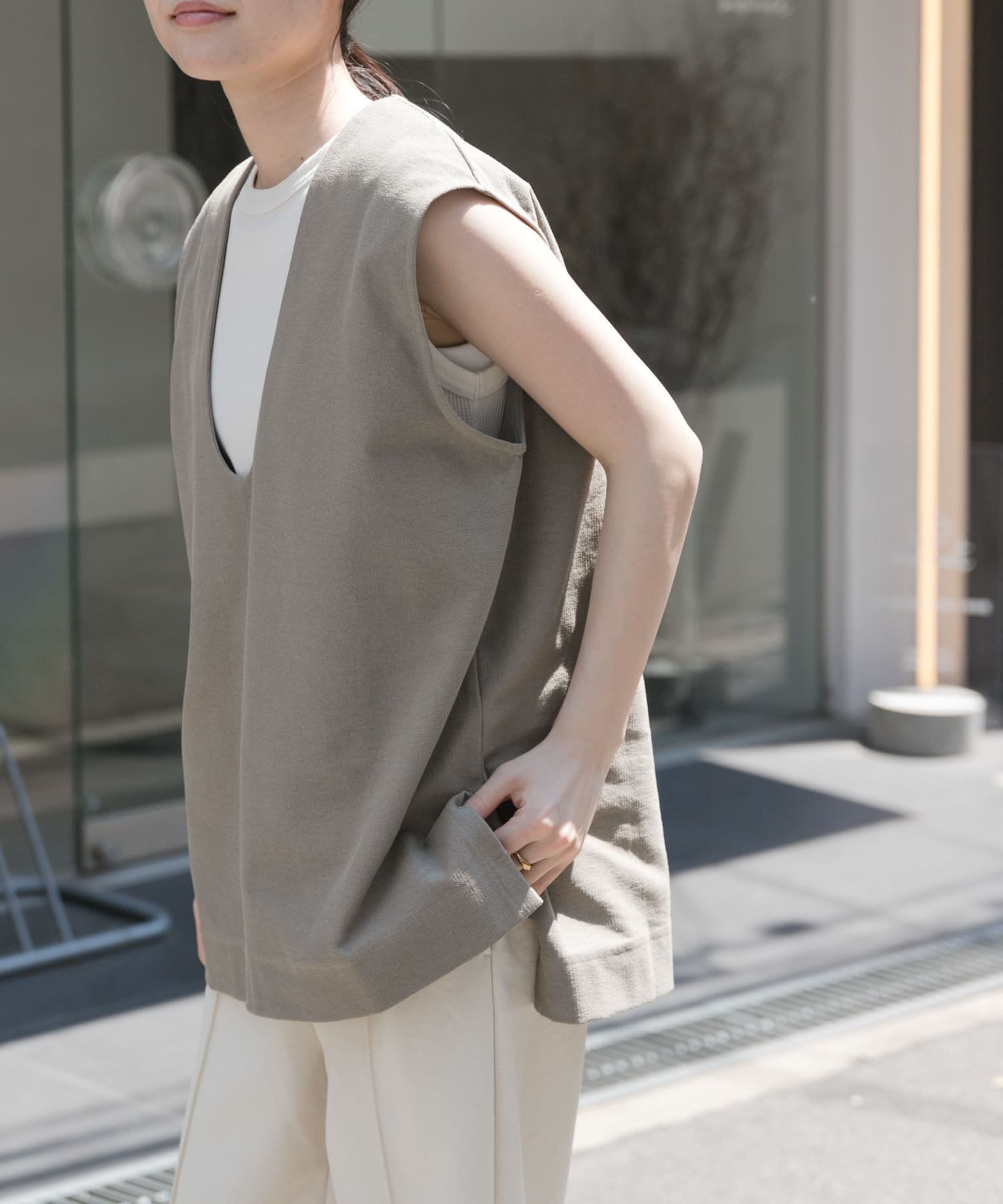 【アーバンリサーチ ドアーズ/URBAN RESEARCH DOORS】のFORK SPOON ジャガードUネックベスト インテリア・キッズ・メンズ・レディースファッション・服の通販 founy(ファニー) 　ファッション　Fashion　レディースファッション　Fashion for Women　アウター　Coat / Outerwear Collection　トップス・カットソー　Cut & Sew Tops　ベスト&ジレ / 重ね着スタイル　Vests & Gilets　2025年　2025　2025春夏・S/S　Spring/Summer 2025 SS25　おすすめ　Recommended / Our Picks　カットソー　Cut and Sewn Top　シンプル　Simple, Minimal　ジャカード／ジャガード　Jacquard, Woven Pattern　タンク　Tank Top, Sleeveless Top　ベスト　Vest, Waistcoat　ベーシック　Basic, Essential　夏　Summer　S/S・春夏　SS, Spring/Summer, Warm Season　KHAKI|ID: prp329100004634946 ipo3291000000033406335