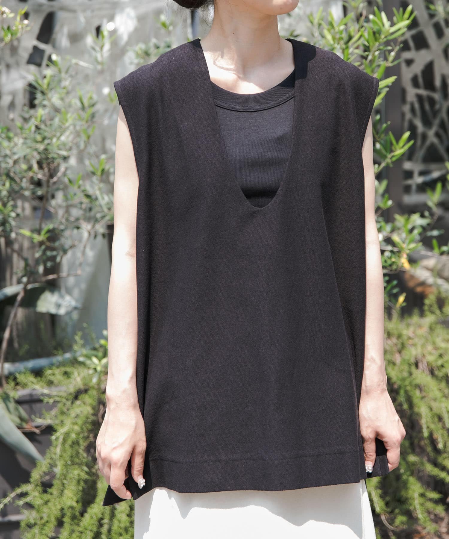 【アーバンリサーチ ドアーズ/URBAN RESEARCH DOORS】のFORK SPOON ジャガードUネックベスト インテリア・キッズ・メンズ・レディースファッション・服の通販 founy(ファニー) 　ファッション　Fashion　レディースファッション　Fashion for Women　アウター　Coat / Outerwear Collection　トップス・カットソー　Cut & Sew Tops　ベスト&ジレ / 重ね着スタイル　Vests & Gilets　2025年　2025　2025春夏・S/S　Spring/Summer 2025 SS25　おすすめ　Recommended / Our Picks　カットソー　Cut and Sewn Top　シンプル　Simple, Minimal　ジャカード／ジャガード　Jacquard, Woven Pattern　タンク　Tank Top, Sleeveless Top　ベスト　Vest, Waistcoat　ベーシック　Basic, Essential　夏　Summer　S/S・春夏　SS, Spring/Summer, Warm Season　BLACK|ID: prp329100004634946 ipo3291000000033406338