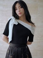 【フレイ アイディー/FRAY I.D】のシフォンリボンオフショルニット 人気、トレンドファッション・服の通販 founy(ファニー) ファッション Fashion レディースファッション Fashion for Women トップス・カットソー Cut & Sew Tops ニット Knit Tops & Sweaters なめらか Smooth, Silky Texture エレガント 上品 Elegant コンパクト Compact, Small Size シフォン Chiffon, Lightweight Fabric ショルダー Shoulder, Shoulder Strap シンプル Simple, Minimal スカーフ Scarf, Neckwear ドッキング Docking, Mixed Material フィット Fit, Slim Fit モノトーン Monotone, Black and White リボン Ribbon, Bow ループ Loop, Loop Knit 半袖 Short Sleeve, Half Sleeve thumbnail BLK[009]|ID: prp329100004635011 ipo3291000000033375659