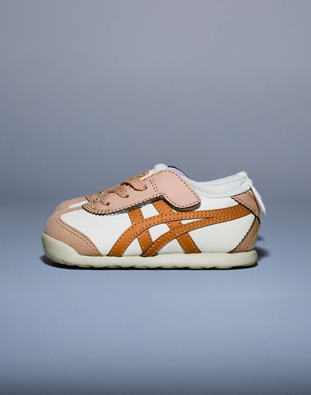 【オニツカタイガー/Onitsuka Tiger / KIDS】の【公式ショップ】MEXICO 66 KIDS インテリア・キッズ・メンズ・レディースファッション・服の通販 founy(ファニー) 　ファッション　Fashion　キッズファッション　Fashion for Kids　クッション　Cushion, Throw Pillow　グラフィック　Graphic, Graphic Design　軽量　Lightweight, Ultra Light　BIRCH/RUST ORANGE|ID: prp329100004635090 ipo3291000000033652123