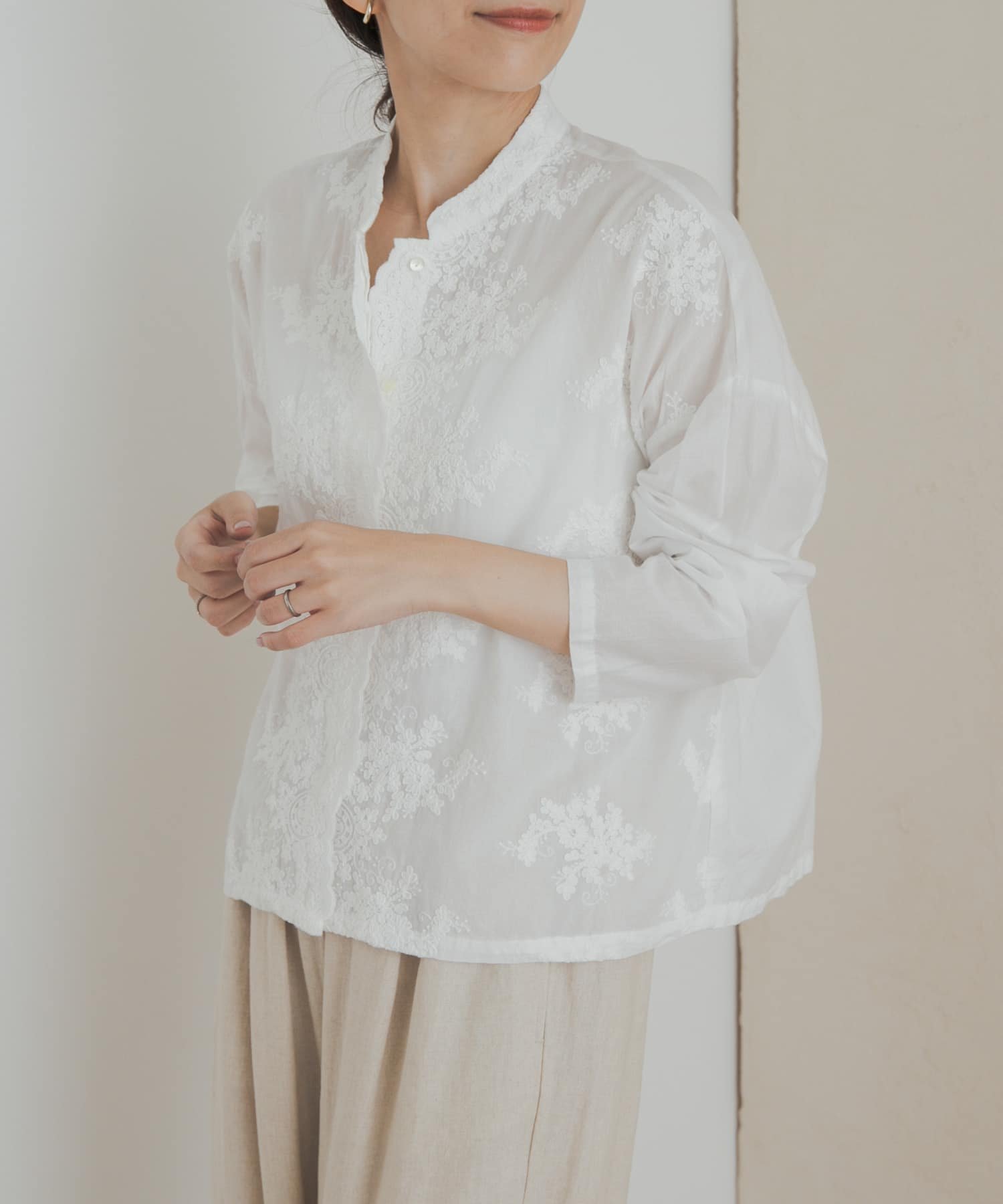 【アーバンリサーチ ドアーズ/URBAN RESEARCH DOORS】のmizuiro ind lacestandcollar wideshirts 人気、トレンドファッション・服の通販 founy(ファニー) 　ファッション　Fashion　レディースファッション　Fashion for Women　トップス・カットソー　Cut & Sew Tops　シャツ・ブラウス・オフィスカジュアル　Elegant Blouses & Button-Ups　2025年　2025　2025-2026秋冬・A/W　Autumn/Winter 2025–26 AW25–26　冬　Winter / This Winter　シンプル　Simple, Minimal　フロント　Front, Front Design　レース　Lace, Lace Fabric　ヴィンテージ　Vintage Style　エレガント 上品　Elegant　人気　Popular, Best Seller　A/W・秋冬　Autumn/Winter　羽織　Haori, Light Jacket　 other-1|ID: prp329100004635193 ipo3291000000033379868