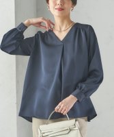 【シップス フォー ウィメン/SHIPS】の手洗い可能 バックサテン Vネック ロング スリーブ ブラウス 人気、トレンドファッション・服の通販 founy(ファニー) ファッション Fashion レディースファッション Fashion for Women トップス・カットソー Cut & Sew Tops シャツ・ブラウス・オフィスカジュアル Elegant Blouses & Button-Ups Vネックトップス V-Neck Tops / V-Cut Neckline Shirts バッグ Bags インナー Innerwear カーディガン Cardigan, Knitwear ギャザー Gathered, Ruffled サテン Satin, Glossy Fabric シンプル Simple, Minimal ジャケット Jacket, Outerwear スリーブ Sleeve, Long Sleeve / Short Sleeve セレモニー Ceremony フロント Front, Front Design ロング Long, Long-Length エレガント 上品 Elegant 入学式 Entrance Ceremony 卒業式 Graduation Ceremony ビジネス 仕事 通勤 Business / Work / Commuting |ID:prp329100004635513