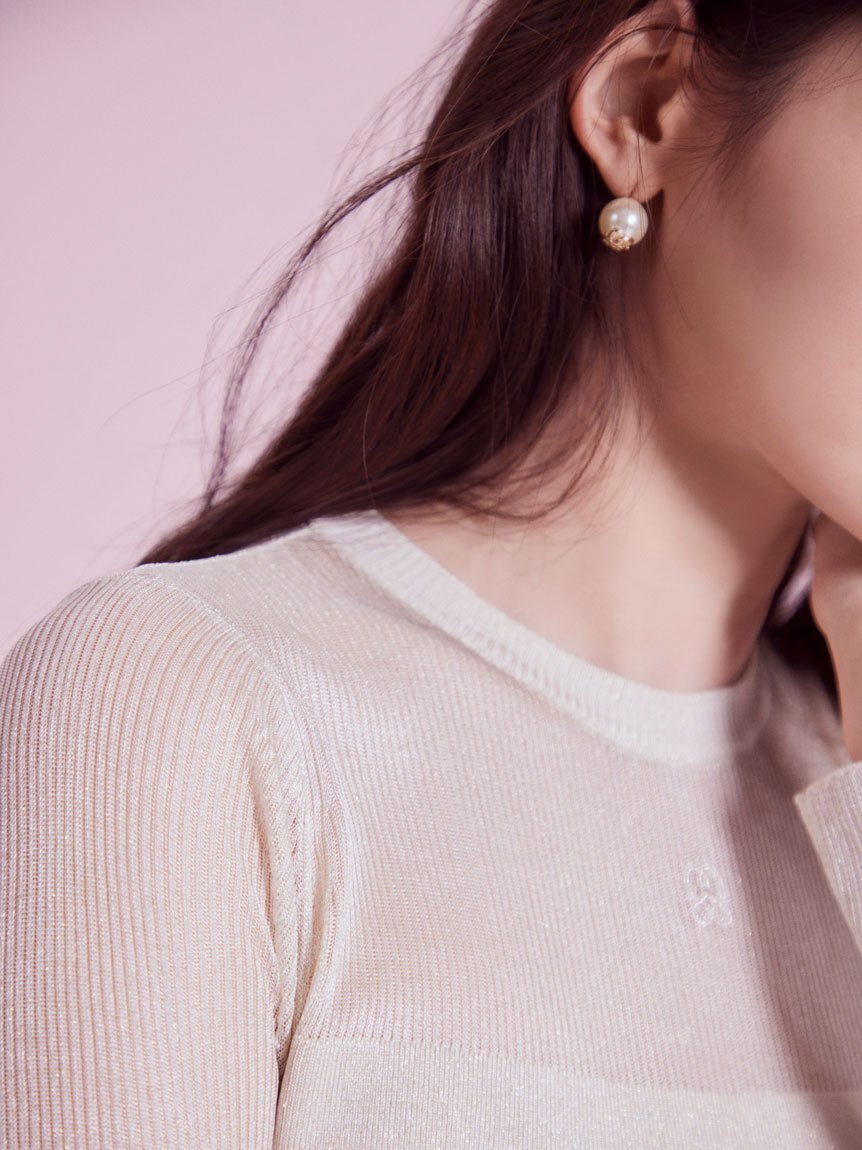 【スナイデル/SNIDEL】のラメシアーニットプルオーバー 人気、トレンドファッション・服の通販 founy(ファニー) 　ファッション　Fashion　レディースファッション　Fashion for Women　トップス・カットソー　Cut & Sew Tops　ニット　Knit Tops & Sweaters　カジュアルプルオーバー・ニットトップス　Pullovers & Knit Tops / Casual Pullovers　インナー　Innerwear　ウェーブ　Wavy Pattern　今季　This Season, Current Season　シアー　Sheer, See-Through　シンプル　Simple, Minimal　ジャケット　Jacket, Outerwear　デコルテ　Décolleté, Neckline　トレンド　Trend, Trending Now　フィット　Fit, Slim Fit　リブニット　Rib Knit, Ribbed Knit　おすすめ　Recommended / Our Picks　 other-1|ID: prp329100004635628 ipo3291000000033388962