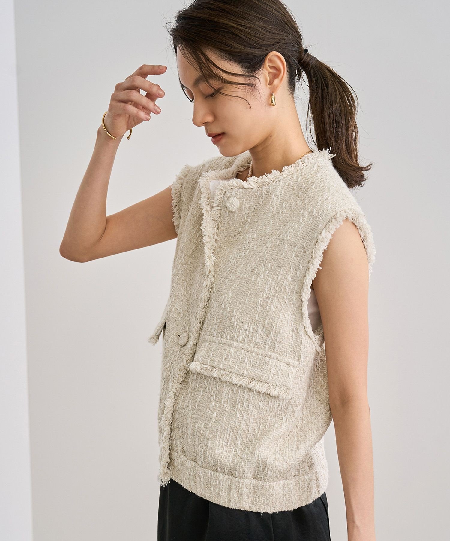 【ロペ/ROPE'】のサマーツイードジレ インテリア・キッズ・メンズ・レディースファッション・服の通販 founy(ファニー) 　ファッション　Fashion　レディースファッション　Fashion for Women　アウター　Coat / Outerwear Collection　トップス・カットソー　Cut & Sew Tops　ベスト&ジレ / 重ね着スタイル　Vests & Gilets　イタリア　Italy　サマー　Summer, Summer Style　チェック　Check, Plaid, Tartan　ツイード　Twill, Twill Weave　リネン　Linen, Linen Fabric　エレガント 上品　Elegant　別注　Limited Edition, Custom Order　オフホワイト(15)|ID: prp329100004635648 ipo3291000000033389256